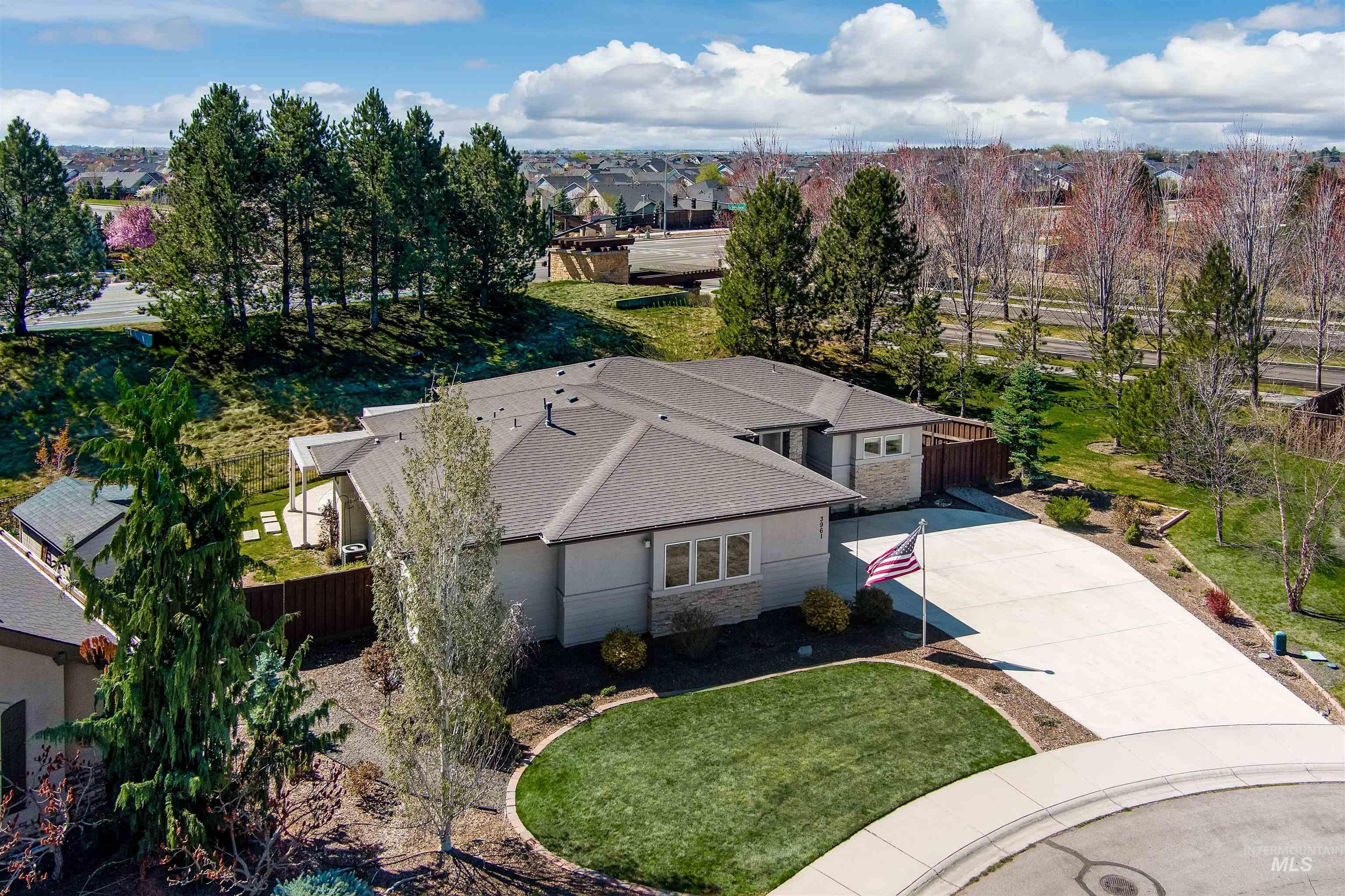 3961 W Caragana Ct, Meridian, Idaho 83646, 3 Bedrooms, 2 Bathrooms, Residential For Sale, Price $599,900, 98979635