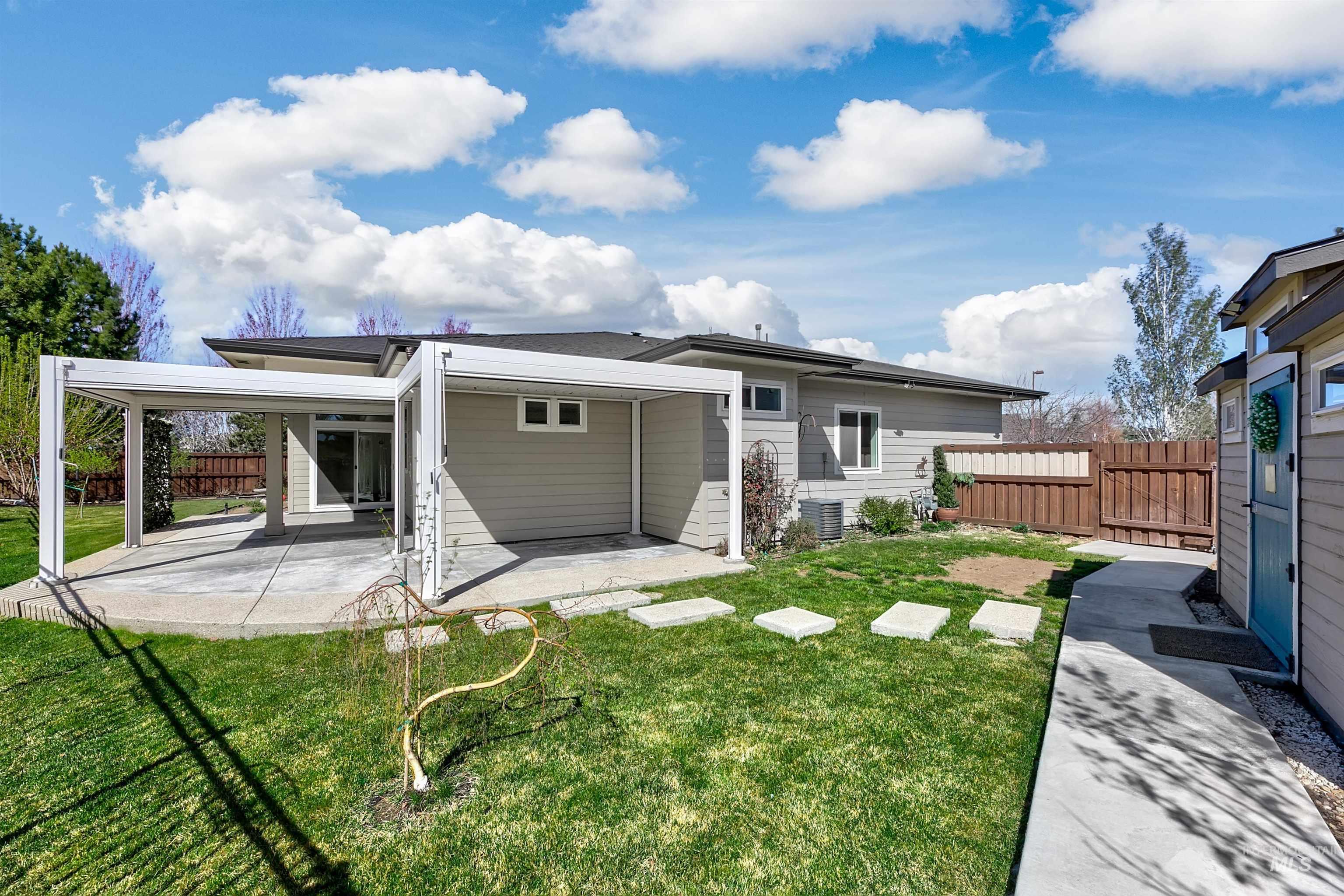 3961 W Caragana Ct, Meridian, Idaho 83646, 3 Bedrooms, 2 Bathrooms, Residential For Sale, Price $599,900, 98979635