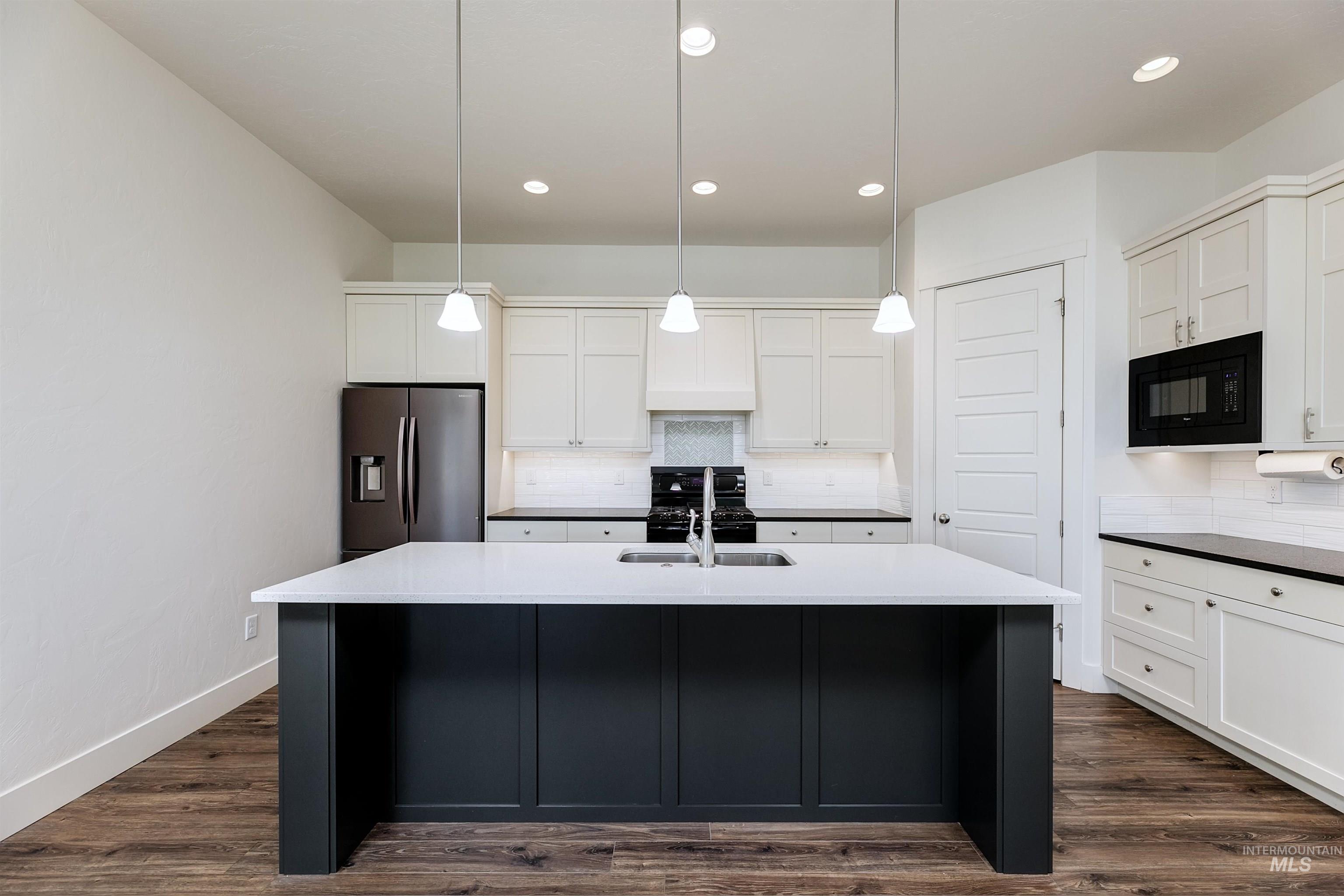 3961 W Caragana Ct, Meridian, Idaho 83646, 3 Bedrooms, 2 Bathrooms, Residential For Sale, Price $599,900, 98979635