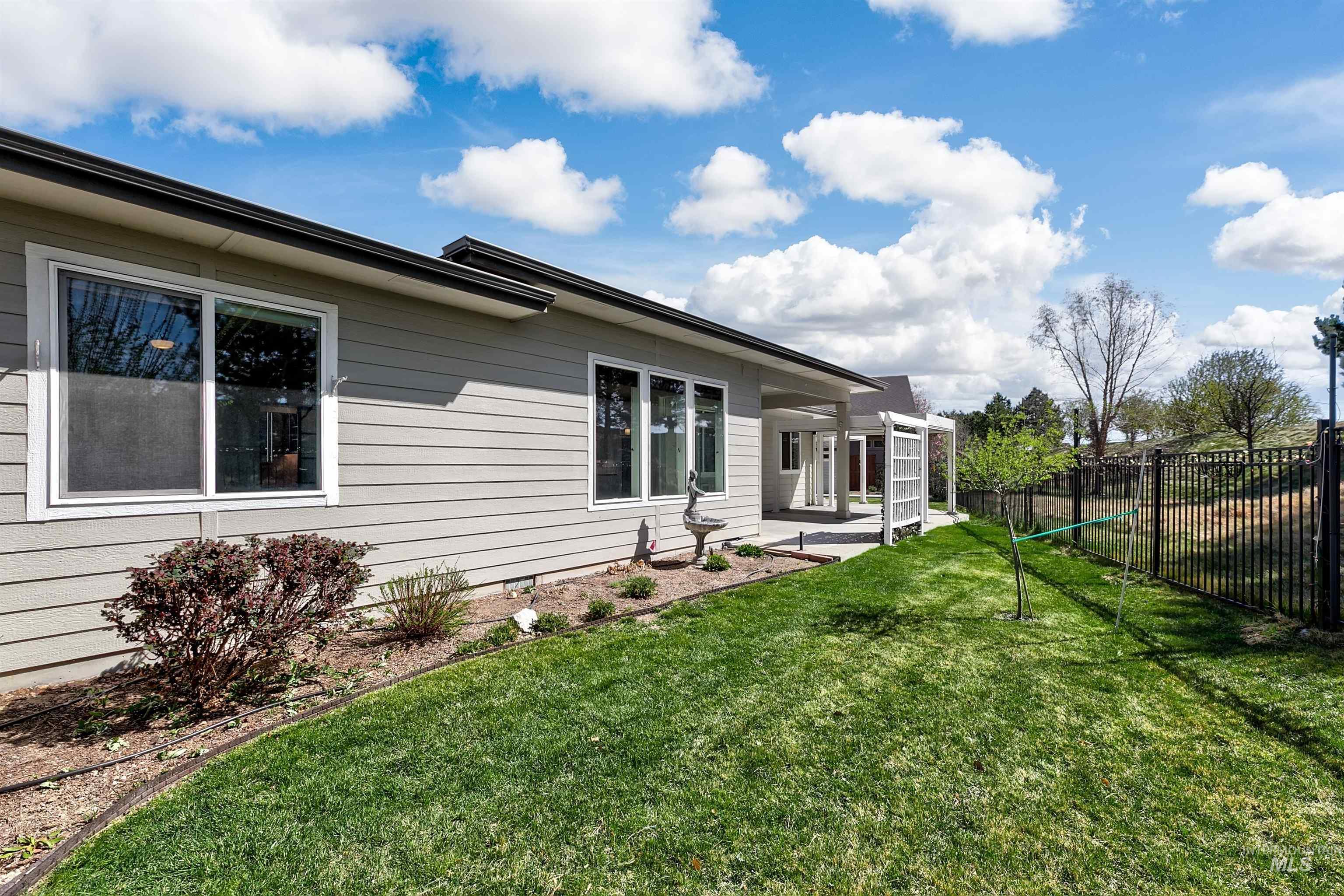 3961 W Caragana Ct, Meridian, Idaho 83646, 3 Bedrooms, 2 Bathrooms, Residential For Sale, Price $599,900, 98979635