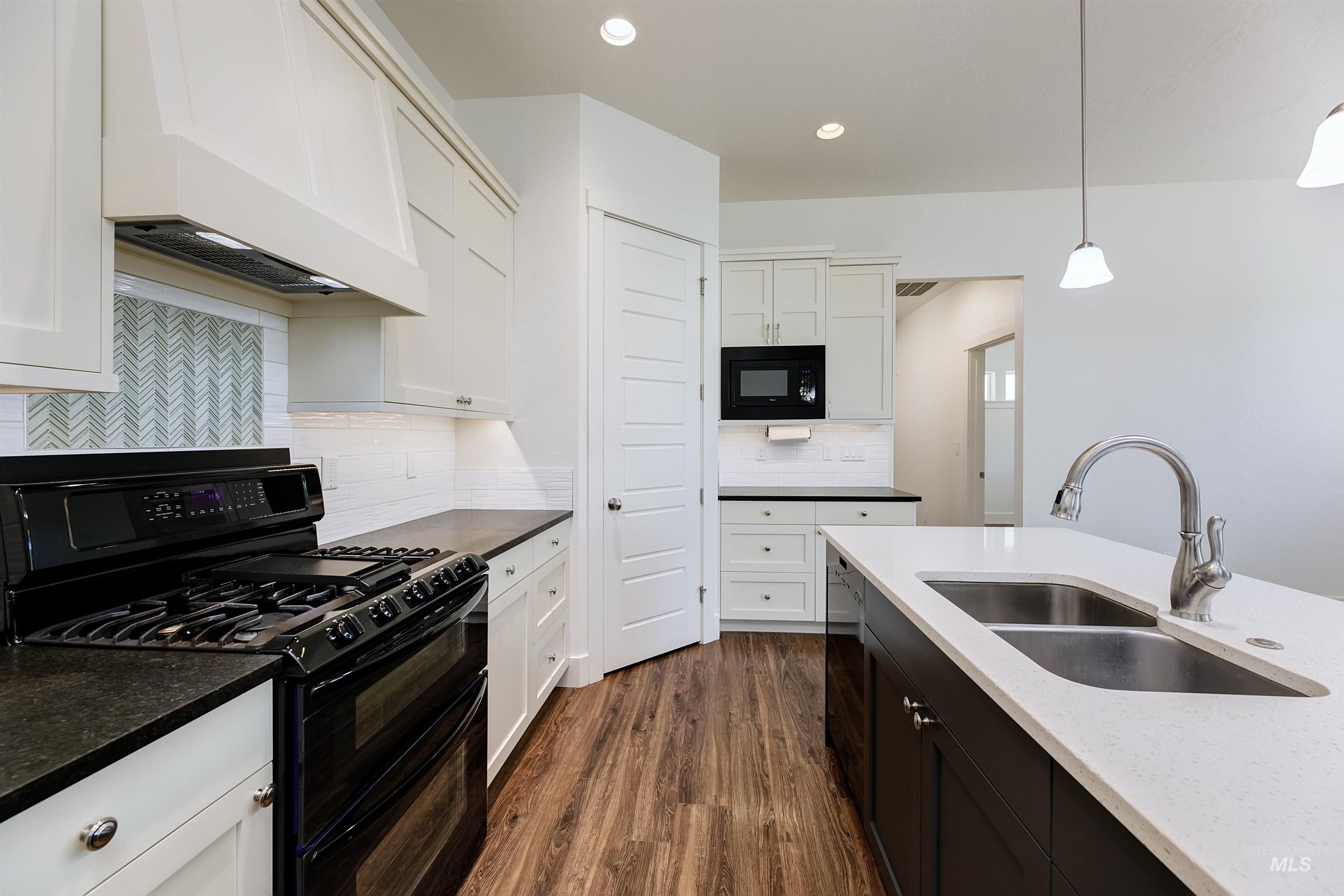 3961 W Caragana Ct, Meridian, Idaho 83646, 3 Bedrooms, 2 Bathrooms, Residential For Sale, Price $599,900, 98979635