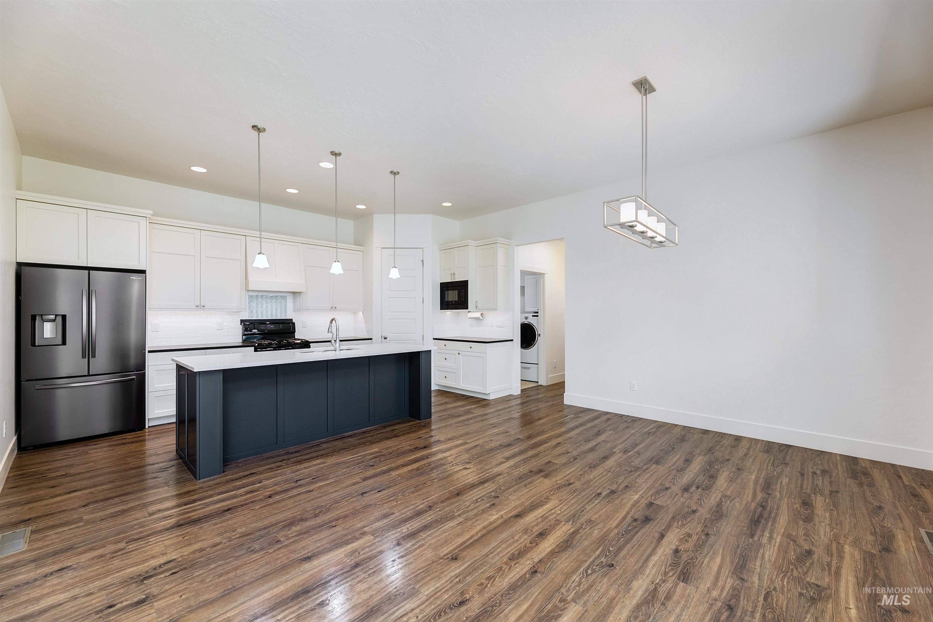 3961 W Caragana Ct, Meridian, Idaho 83646, 3 Bedrooms, 2 Bathrooms, Residential For Sale, Price $599,900, 98979635