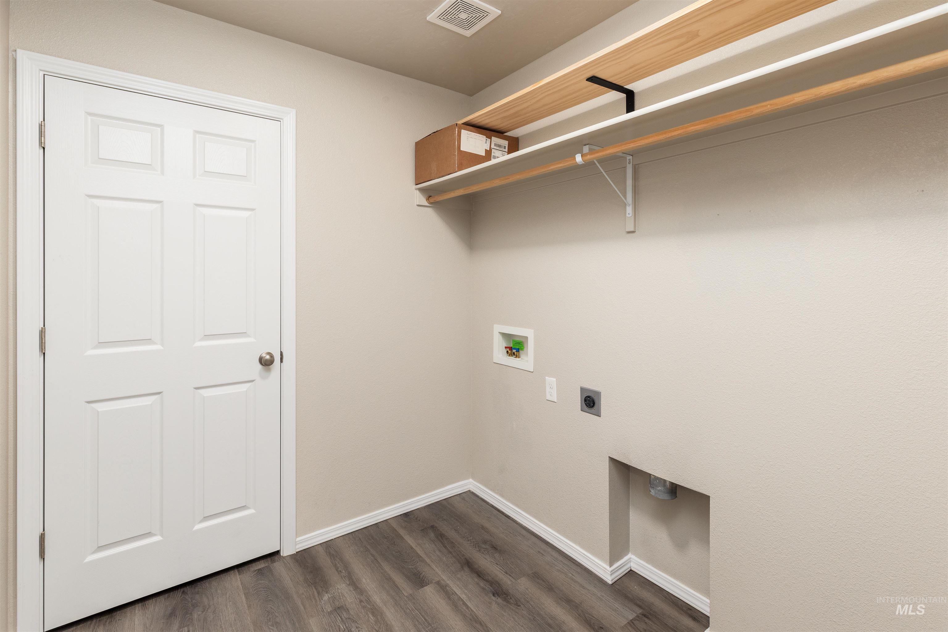 944 S Rangipo Ave, Kuna, Idaho 83634, 4 Bedrooms, 2 Bathrooms, Residential For Sale, Price $449,900, 98979637