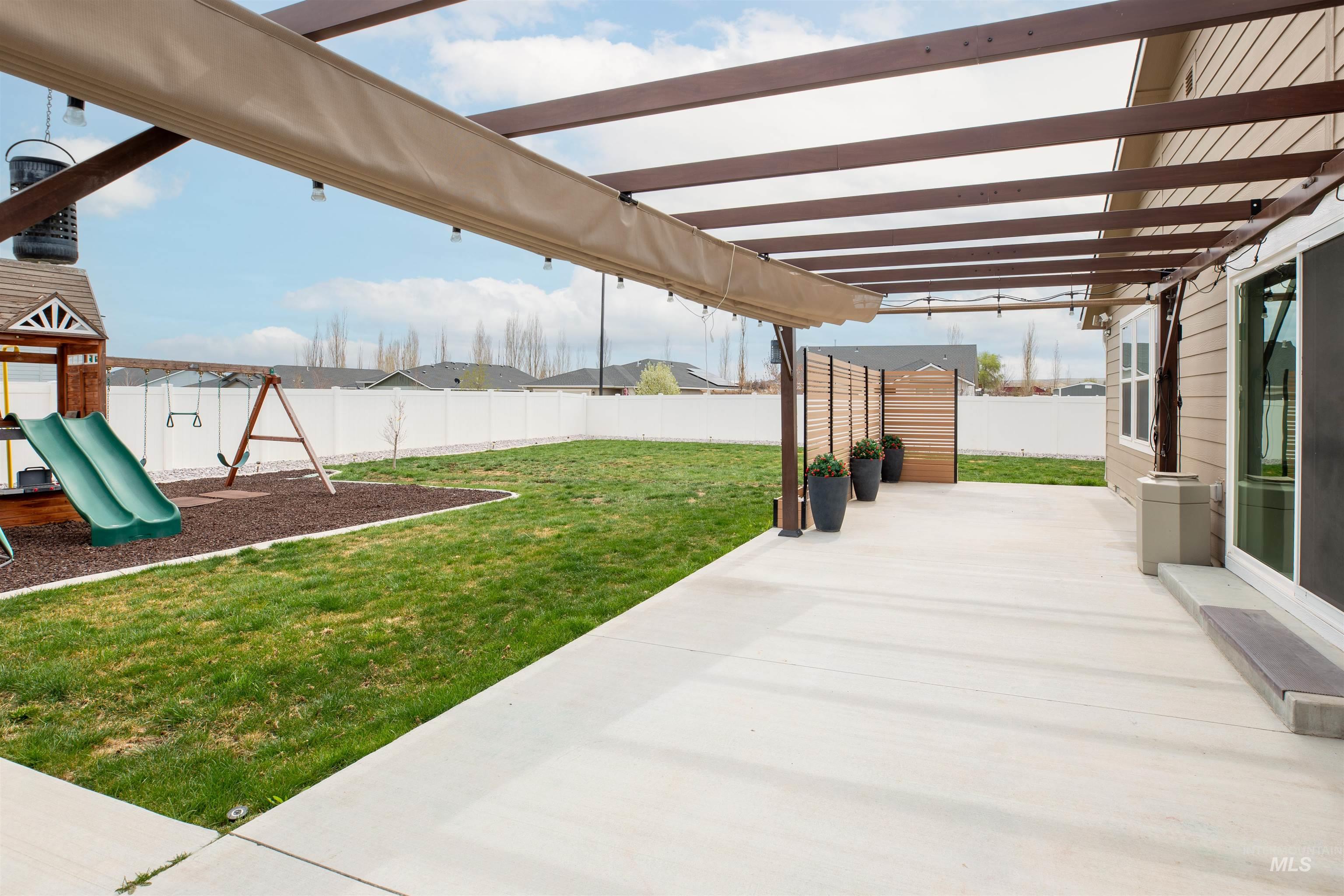 944 S Rangipo Ave, Kuna, Idaho 83634, 4 Bedrooms, 2 Bathrooms, Residential For Sale, Price $449,900, 98979637