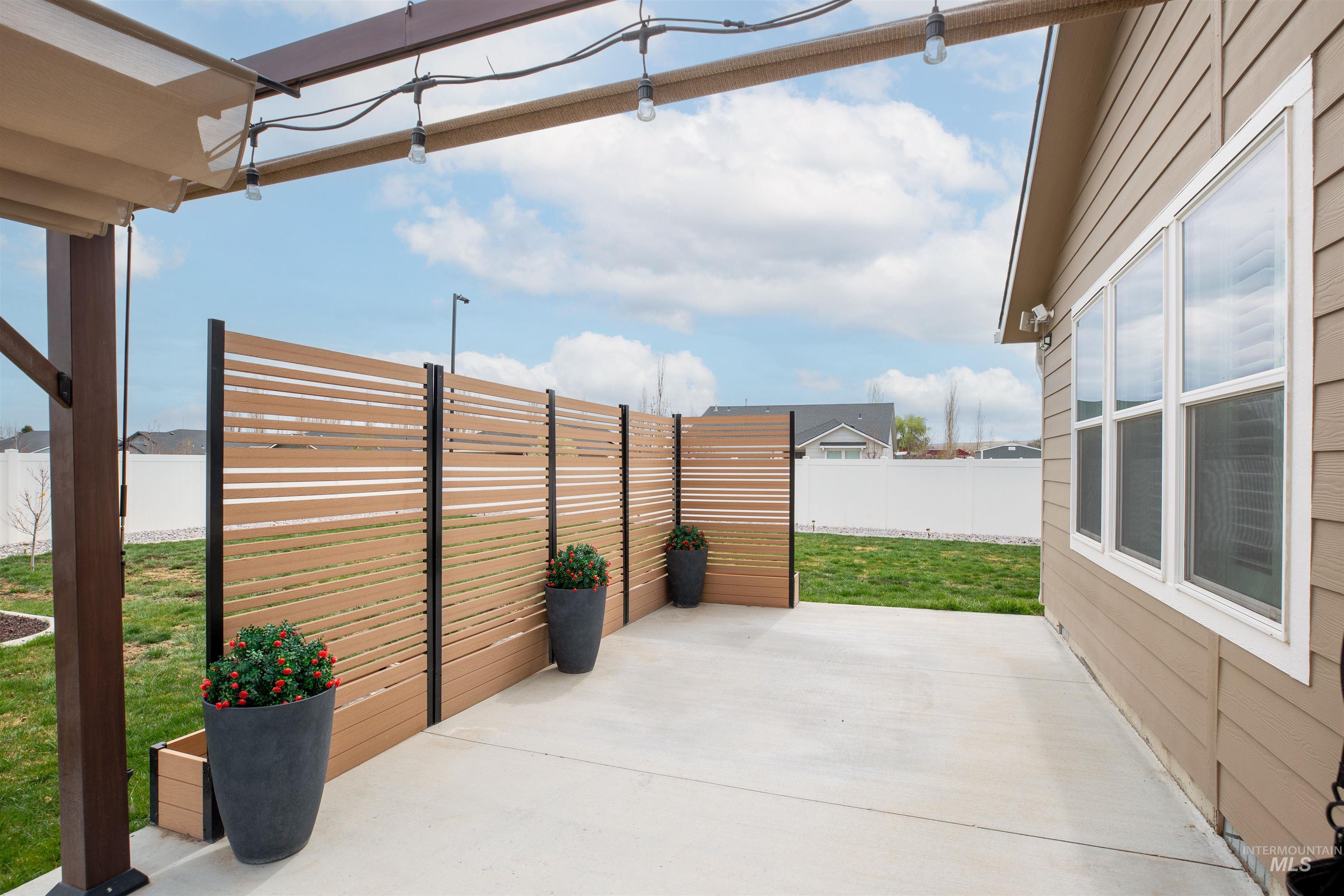 944 S Rangipo Ave, Kuna, Idaho 83634, 4 Bedrooms, 2 Bathrooms, Residential For Sale, Price $449,900, 98979637