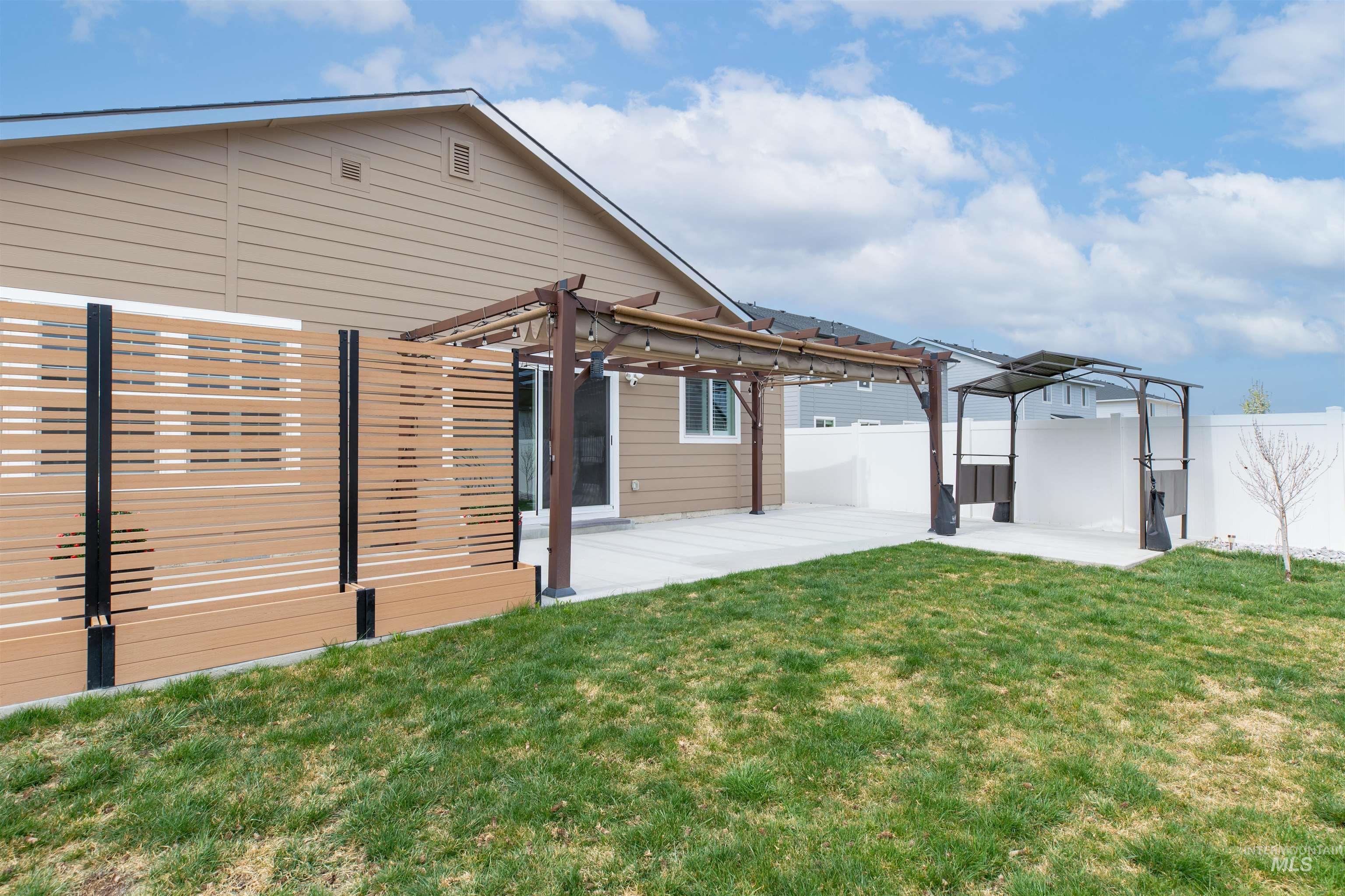 944 S Rangipo Ave, Kuna, Idaho 83634, 4 Bedrooms, 2 Bathrooms, Residential For Sale, Price $449,900, 98979637