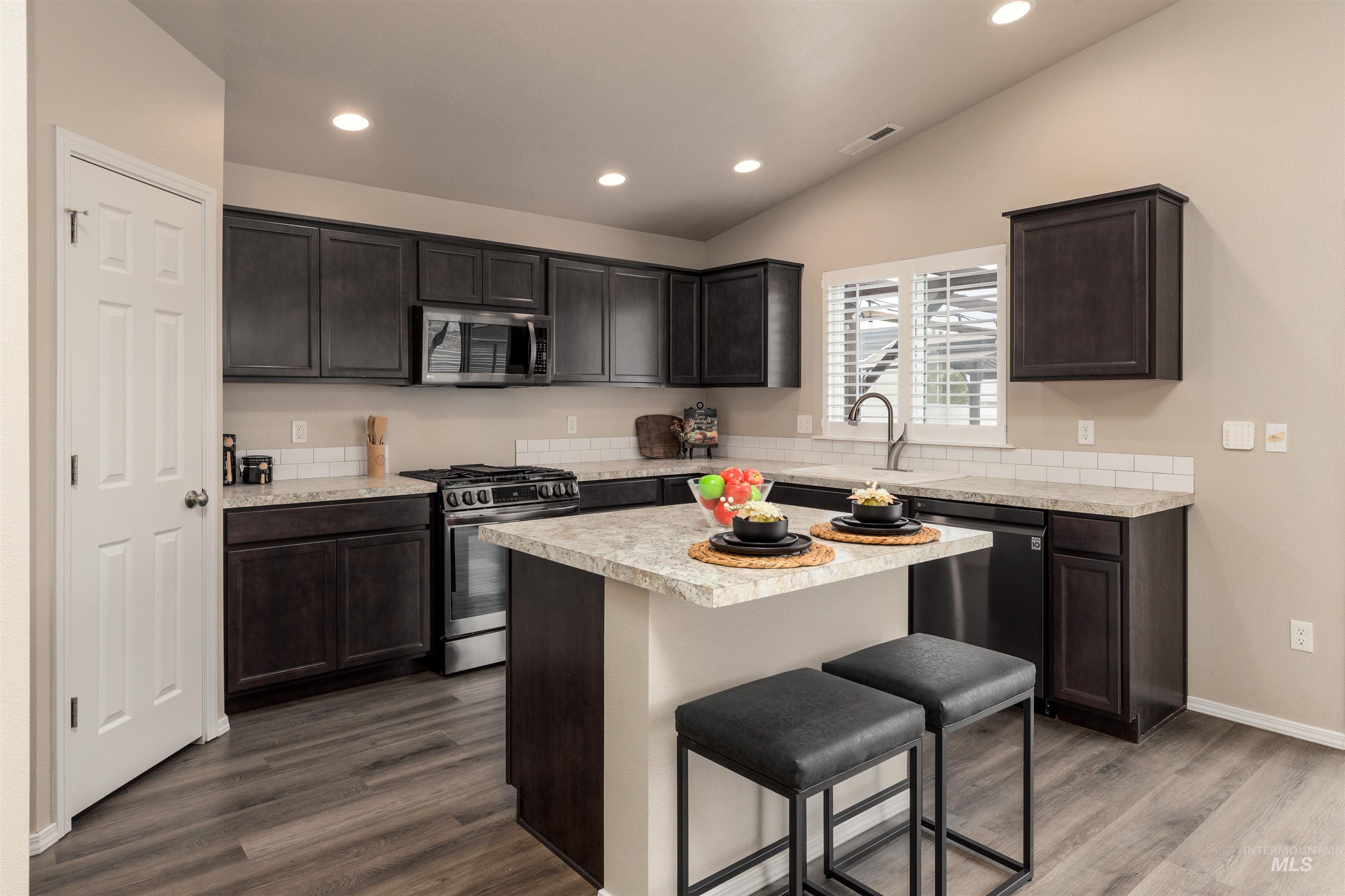 944 S Rangipo Ave, Kuna, Idaho 83634, 4 Bedrooms, 2 Bathrooms, Residential For Sale, Price $449,900, 98979637