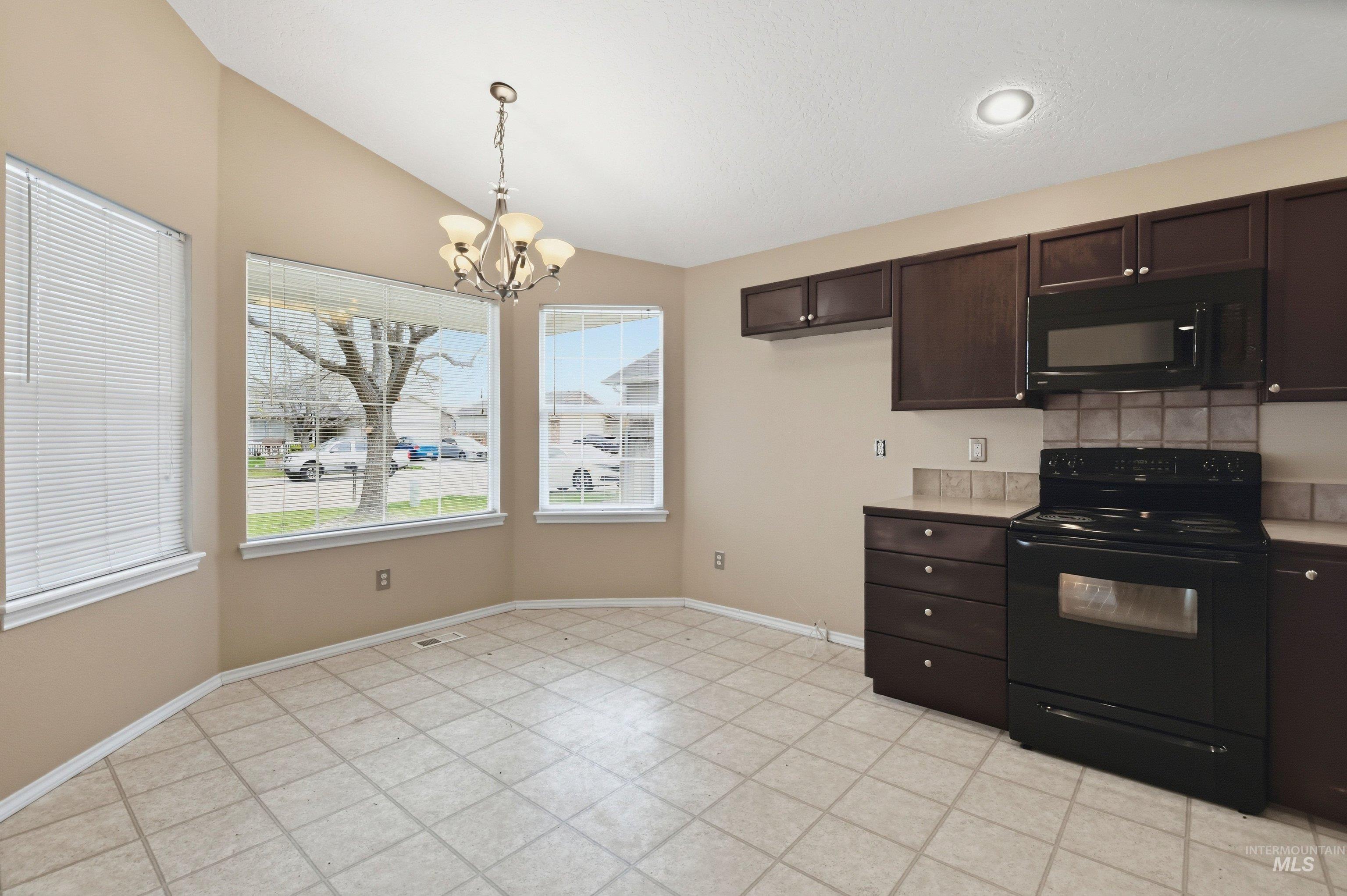 11719 W Huckleberry Dr, Nampa, Idaho 83651, 3 Bedrooms, 2 Bathrooms, Residential For Sale, Price $334,900, 98979639