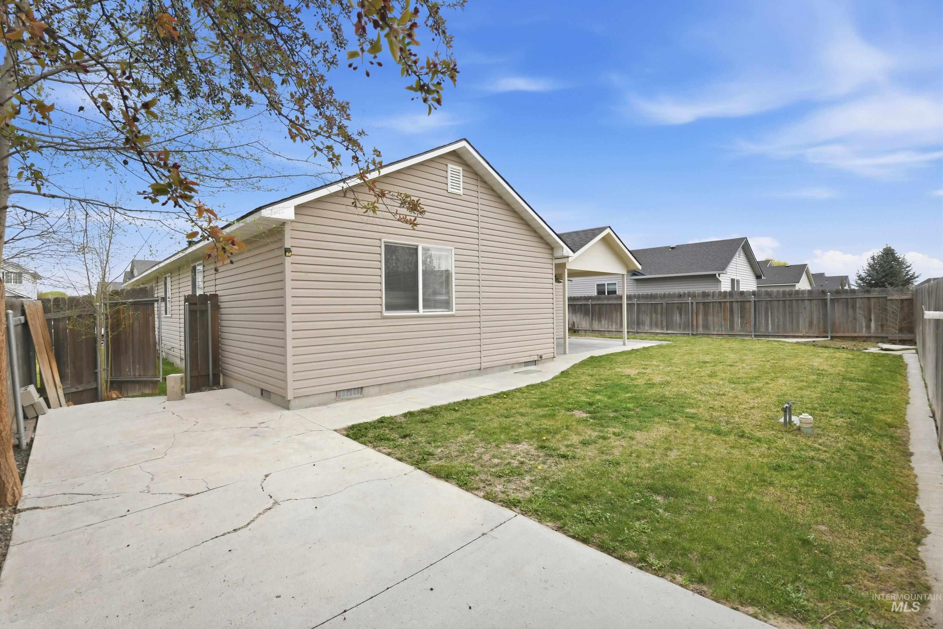 11719 W Huckleberry Dr, Nampa, Idaho 83651, 3 Bedrooms, 2 Bathrooms, Residential For Sale, Price $334,900, 98979639