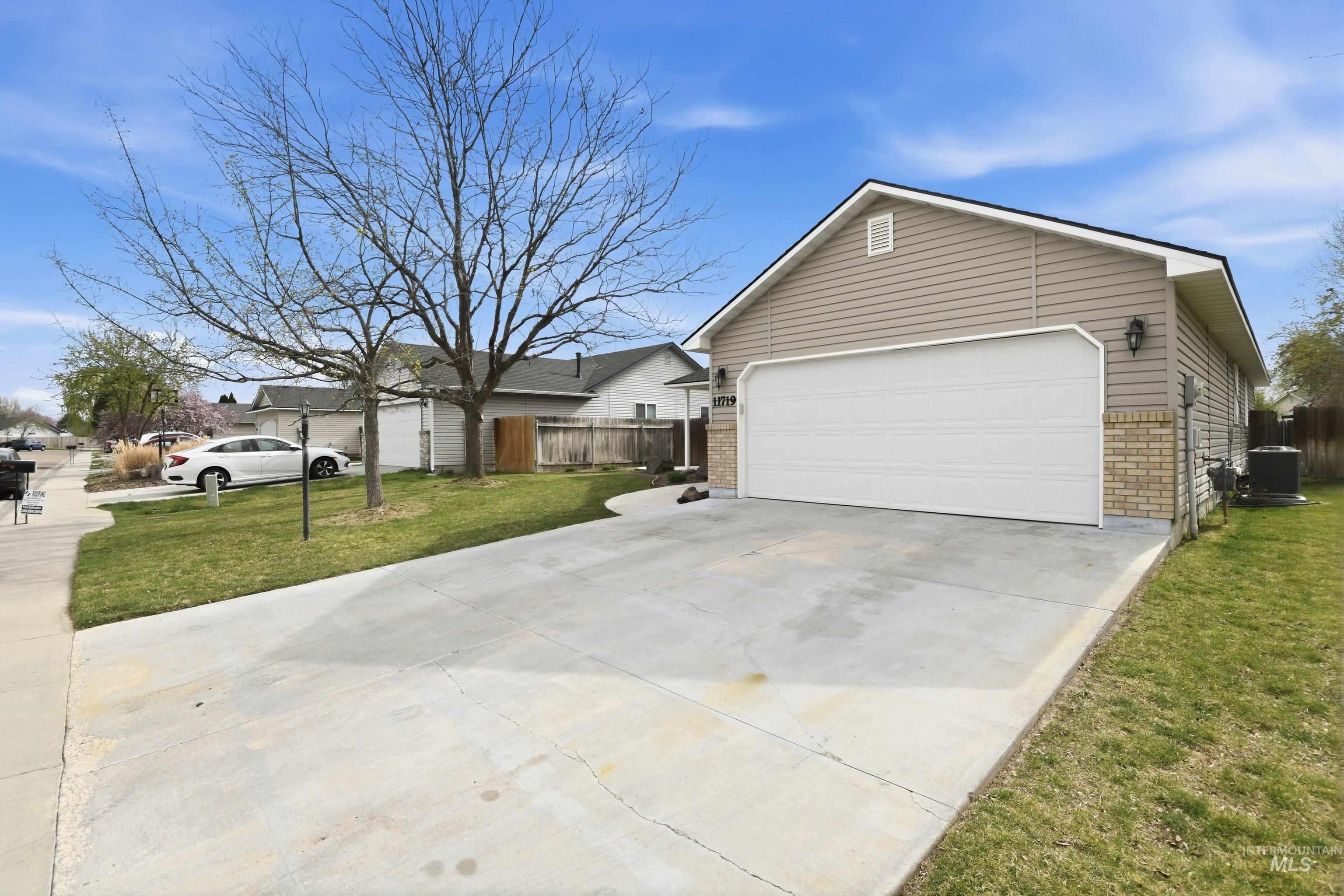 11719 W Huckleberry Dr, Nampa, Idaho 83651, 3 Bedrooms, 2 Bathrooms, Residential For Sale, Price $334,900, 98979639