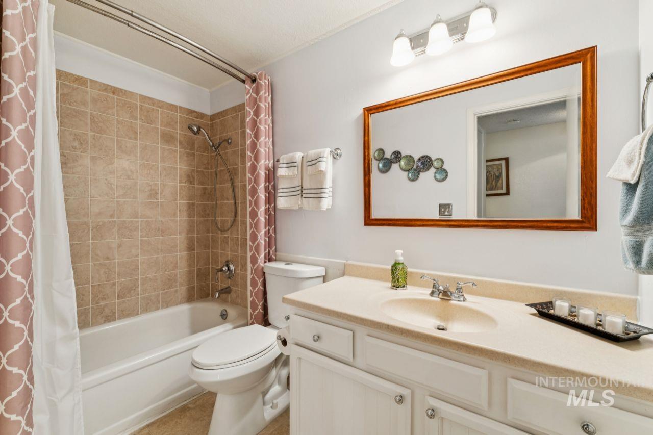 4093 N Marylebone Way, Boise, Idaho 83713-2444, 4 Bedrooms, 3.5 Bathrooms, Residential For Sale, Price $549,900, 98979641