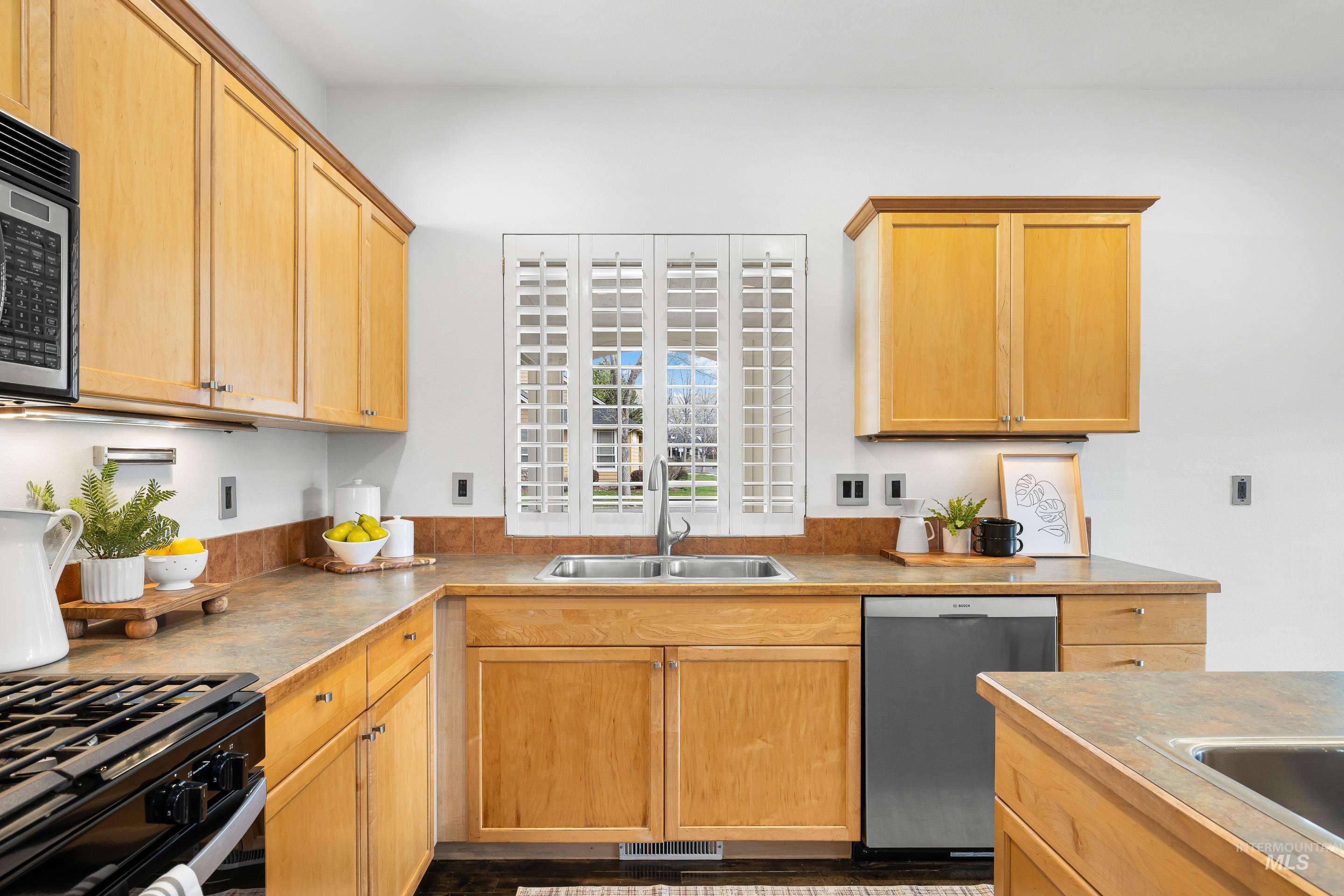 4221 E Barber Station Way, Boise, Idaho 83716, 3 Bedrooms, 2 Bathrooms, Residential For Sale, Price $750,000, 98979644