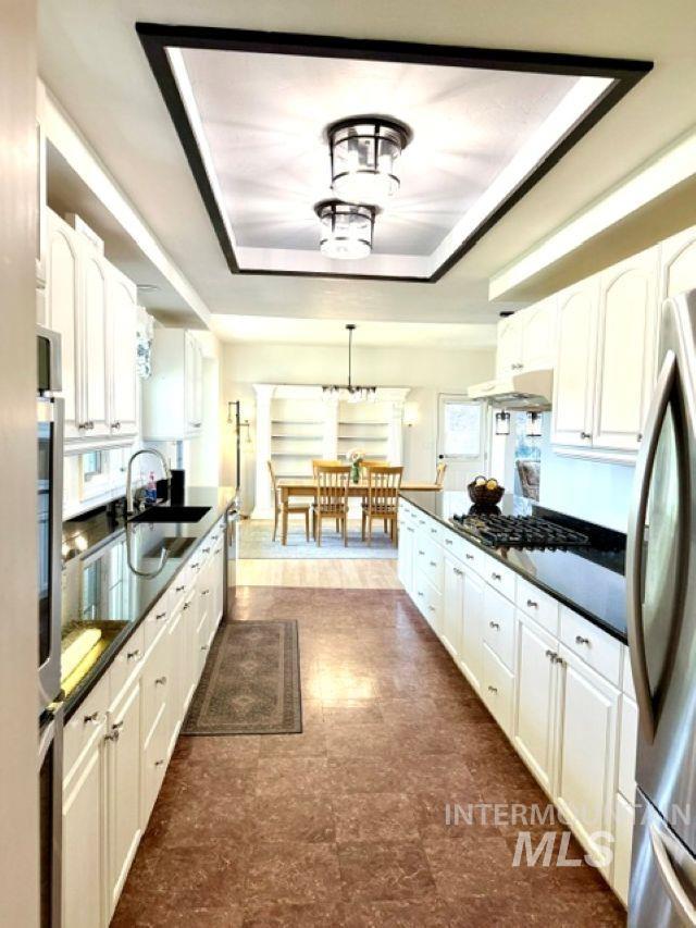 2 E 500 S, Jerome, Idaho 83338, 4 Bedrooms, 3 Bathrooms, Residential For Sale, Price $599,900,MLS 98979645