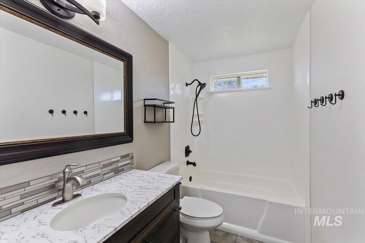 9191 Rolling Hills Ct, Nampa, Idaho 83686-9535, 3 Bedrooms, 1 Bathroom, Residential For Sale, Price $349,900, 98979646