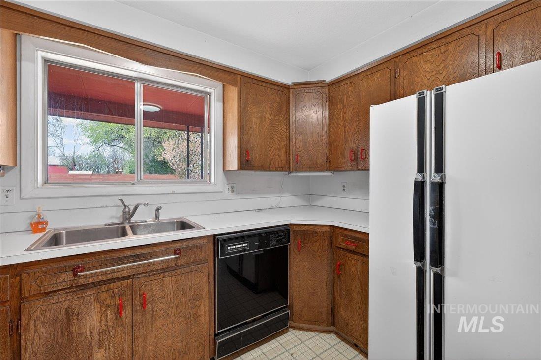 10035 W La Hontan Dr, Boise, Idaho 83709-0436, 3 Bedrooms, 2 Bathrooms, Residential For Sale, Price $499,900, 98979647