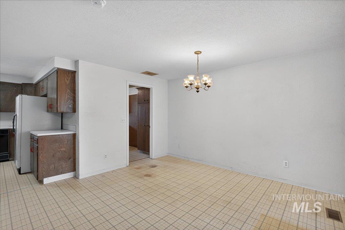 10035 W La Hontan Dr, Boise, Idaho 83709-0436, 3 Bedrooms, 2 Bathrooms, Residential For Sale, Price $499,900, 98979647