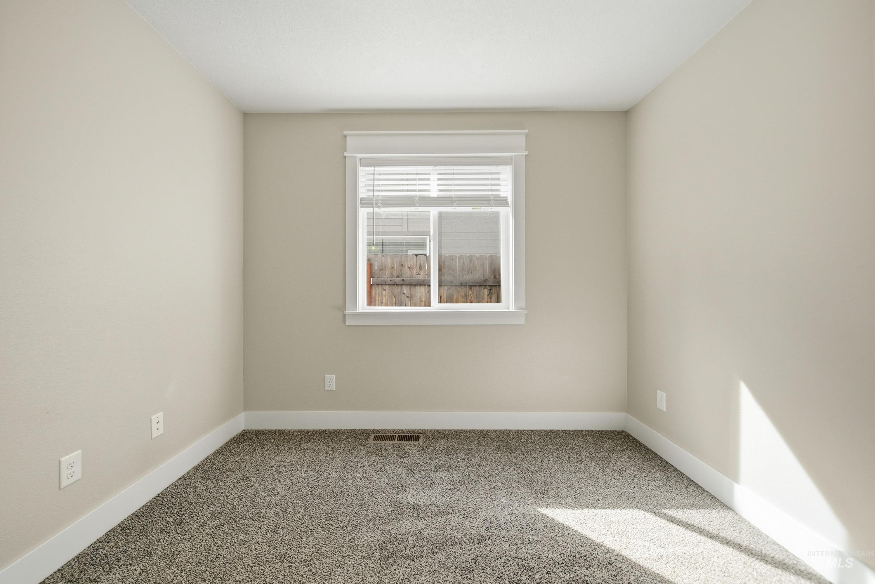 9522 W Woodland Dr, Boise, Idaho 83704, 3 Bedrooms, 2 Bathrooms, Residential For Sale, Price $425,000, 98979648