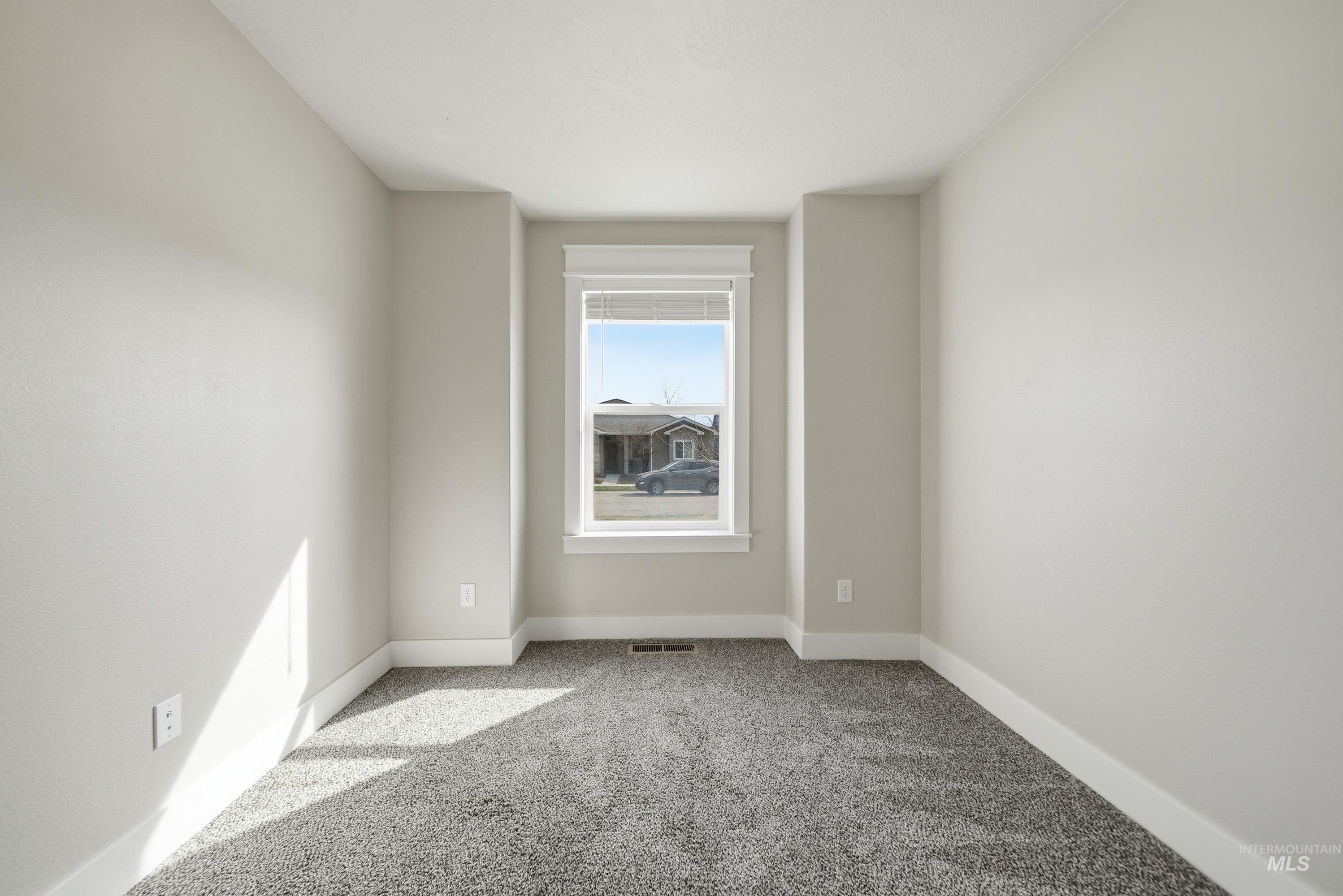 9522 W Woodland Dr, Boise, Idaho 83704, 3 Bedrooms, 2 Bathrooms, Residential For Sale, Price $425,000, 98979648