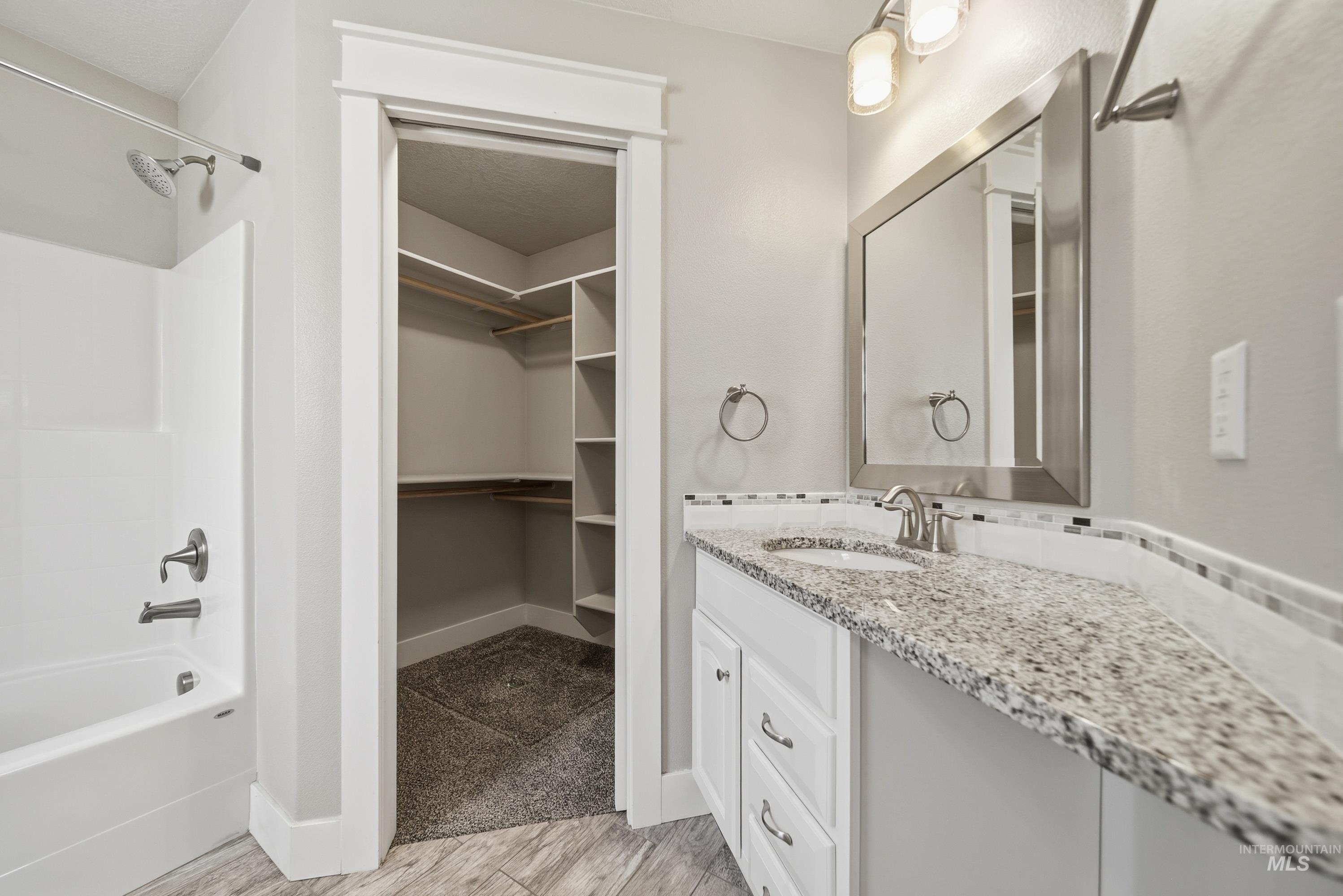 9522 W Woodland Dr, Boise, Idaho 83704, 3 Bedrooms, 2 Bathrooms, Residential For Sale, Price $425,000, 98979648