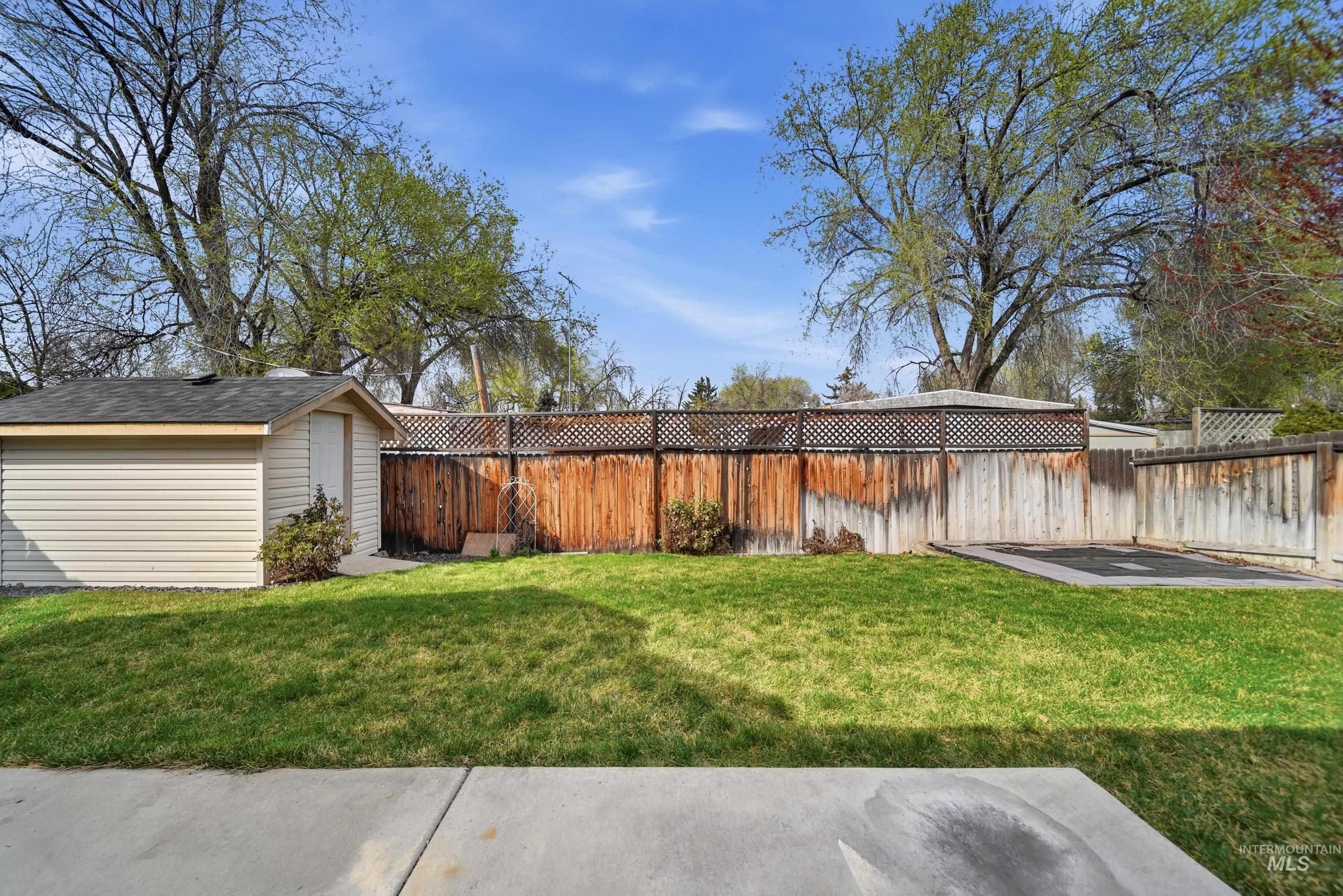 9522 W Woodland Dr, Boise, Idaho 83704, 3 Bedrooms, 2 Bathrooms, Residential For Sale, Price $425,000, 98979648