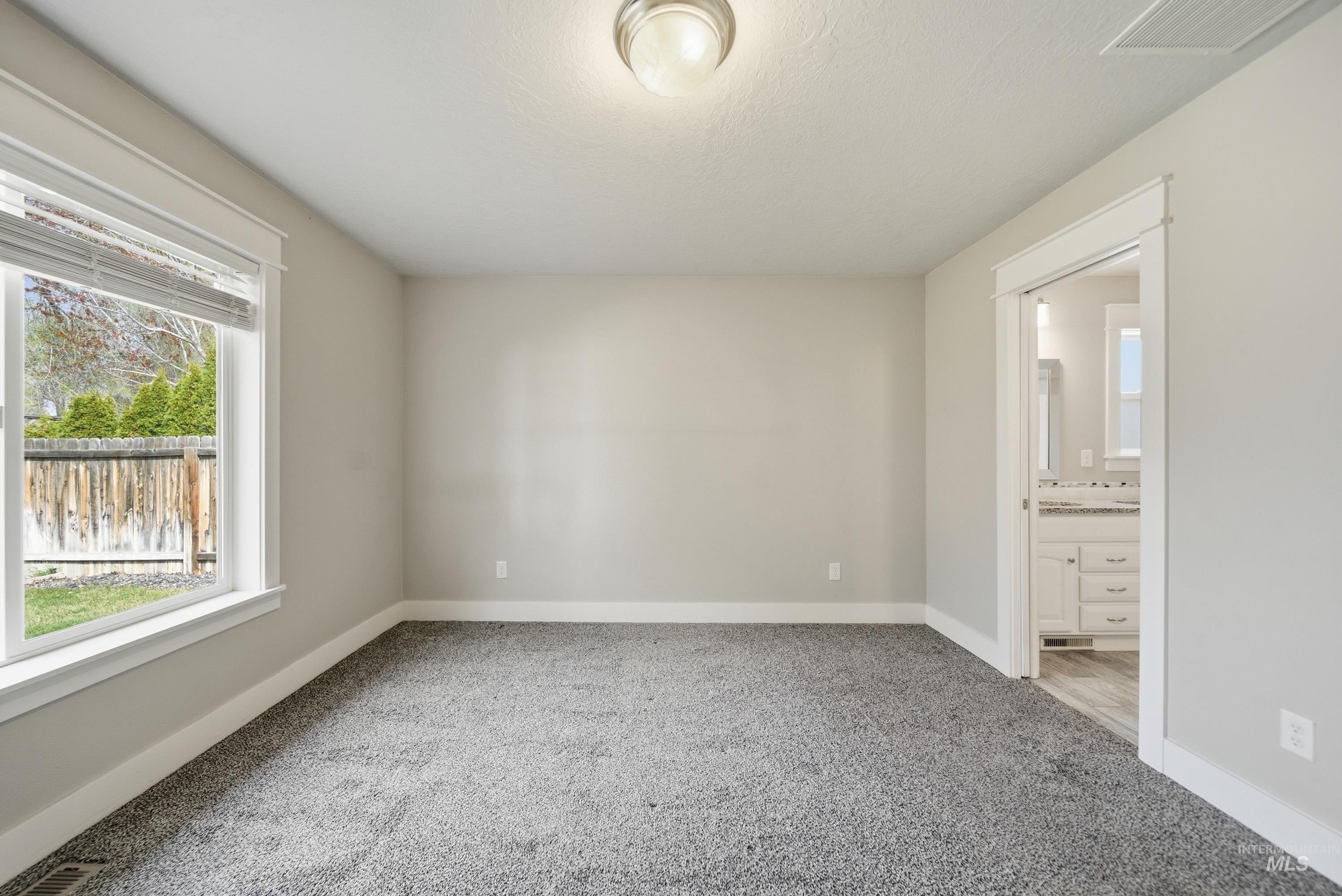 9522 W Woodland Dr, Boise, Idaho 83704, 3 Bedrooms, 2 Bathrooms, Residential For Sale, Price $425,000, 98979648