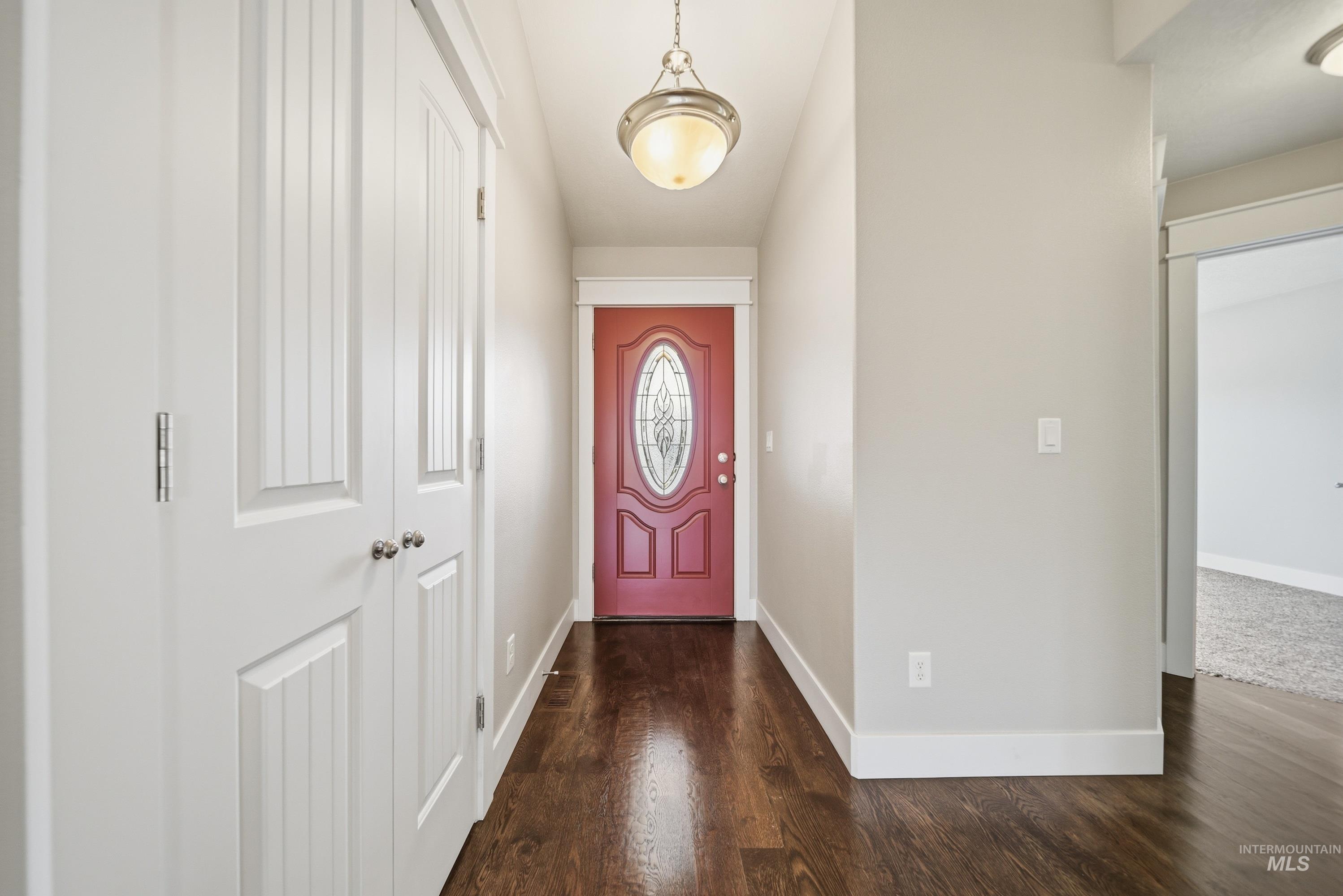 9522 W Woodland Dr, Boise, Idaho 83704, 3 Bedrooms, 2 Bathrooms, Residential For Sale, Price $425,000, 98979648