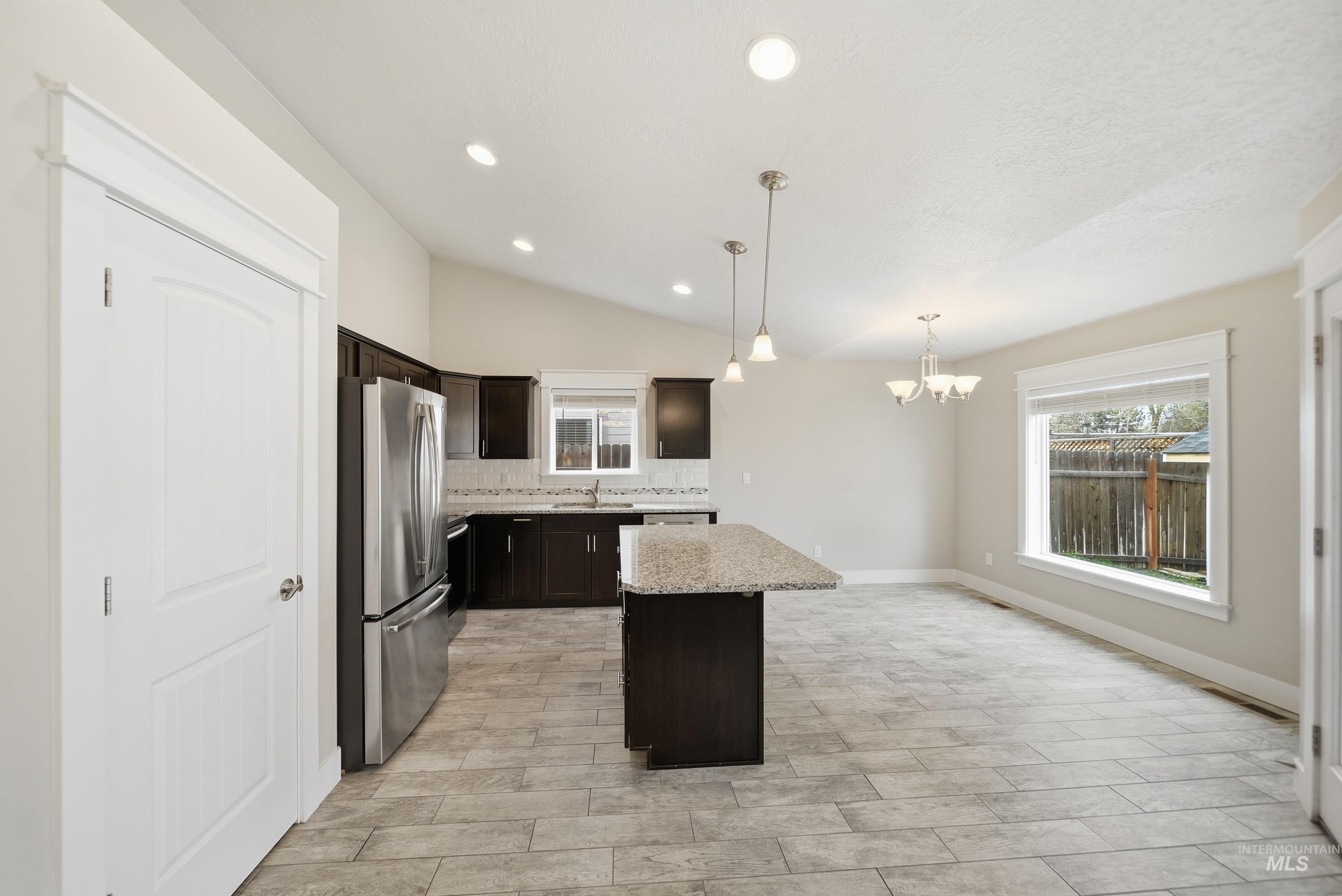 9522 W Woodland Dr, Boise, Idaho 83704, 3 Bedrooms, 2 Bathrooms, Residential For Sale, Price $425,000, 98979648