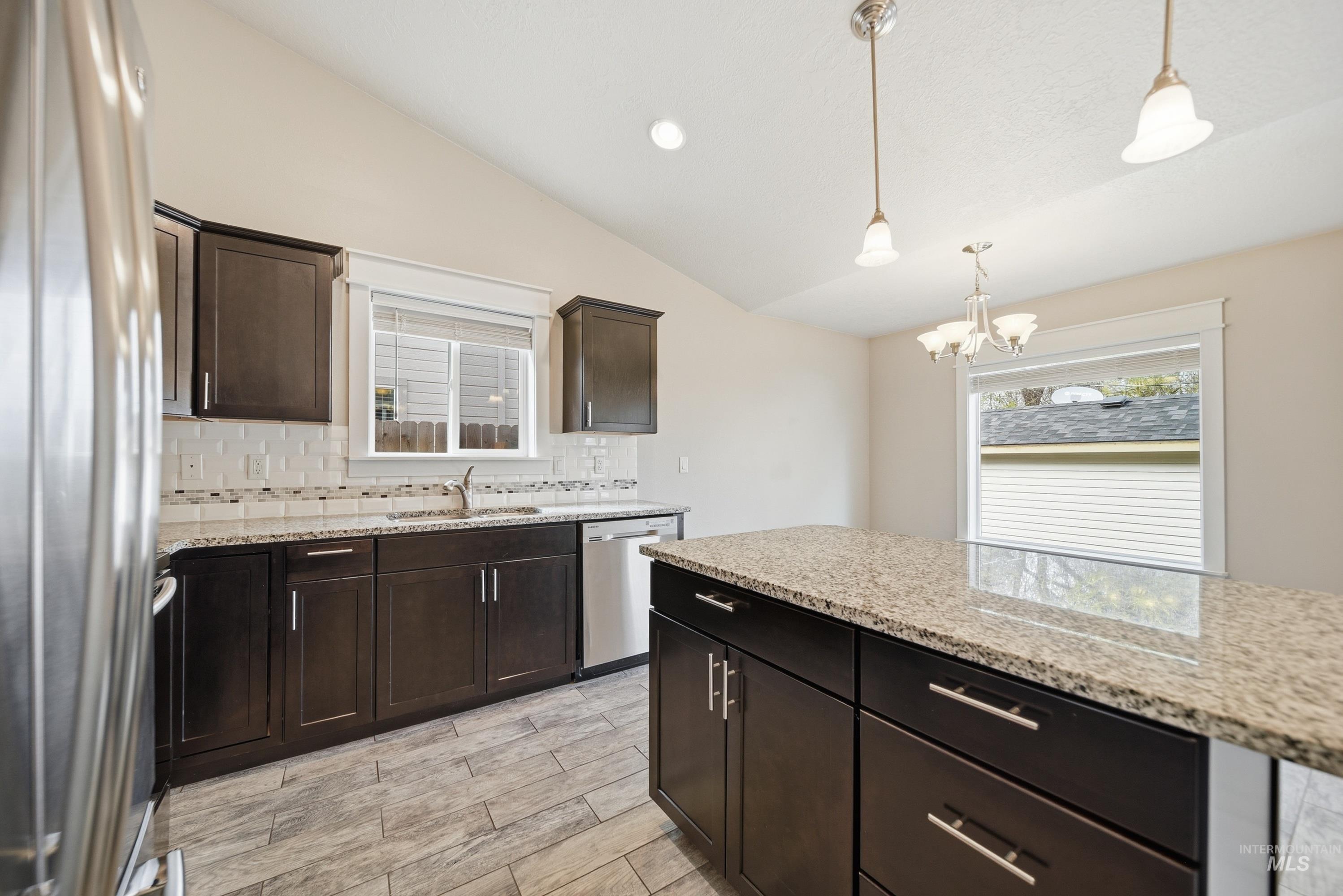 9522 W Woodland Dr, Boise, Idaho 83704, 3 Bedrooms, 2 Bathrooms, Residential For Sale, Price $425,000, 98979648