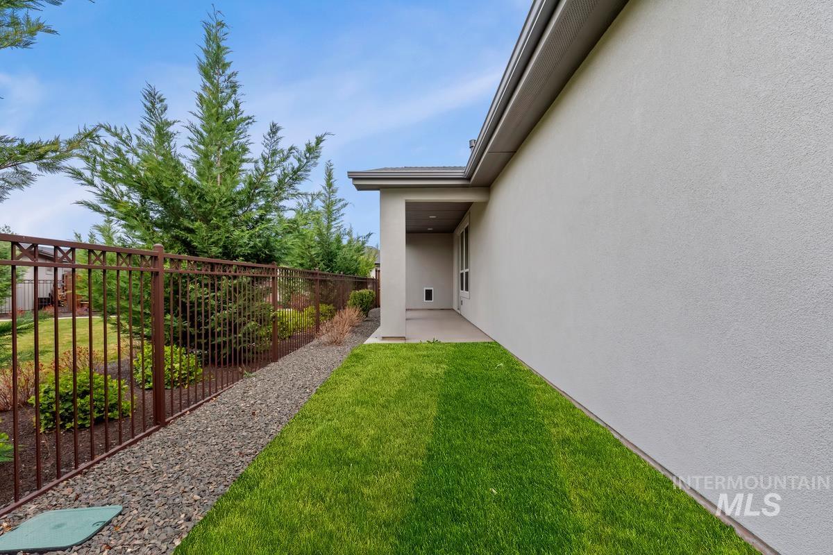 8389 W Shams Ln, Eagle, Idaho 83616, 3 Bedrooms, 3 Bathrooms, Residential For Sale, Price $675,000, 98979650