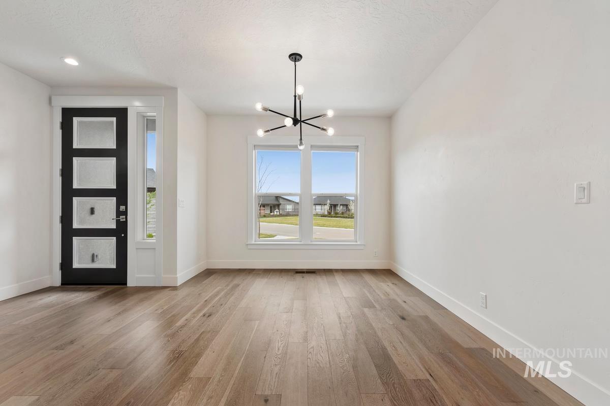 8389 W Shams Ln, Eagle, Idaho 83616, 3 Bedrooms, 3 Bathrooms, Residential For Sale, Price $675,000, 98979650