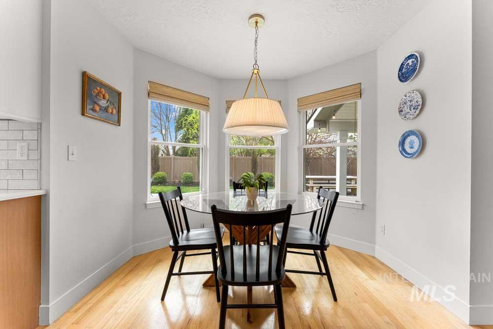 8051 W Burntree, Boise, Idaho 83704, 5 Bedrooms, 3 Bathrooms, Residential For Sale, Price $899,900, 98979652