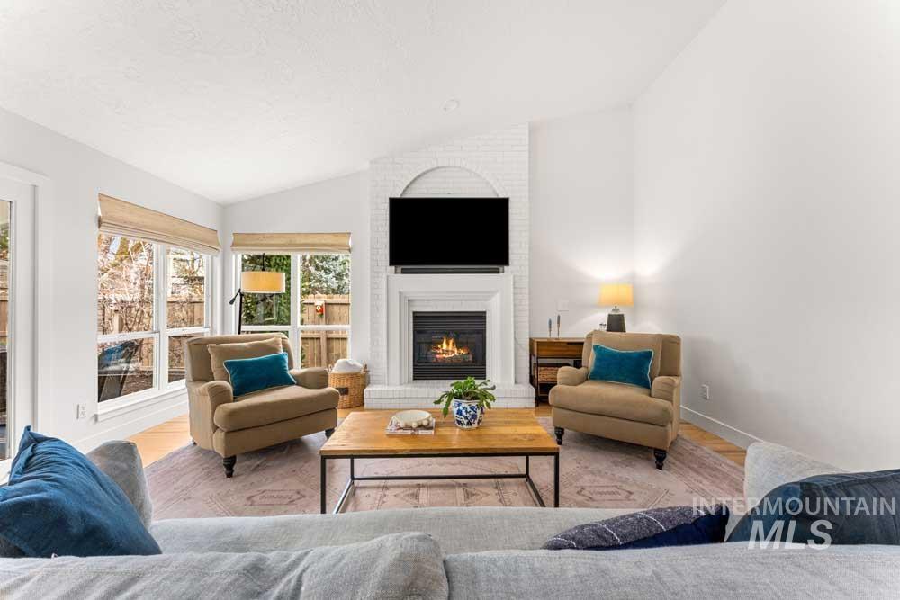 8051 W Burntree, Boise, Idaho 83704, 5 Bedrooms, 3 Bathrooms, Residential For Sale, Price $899,900, 98979652