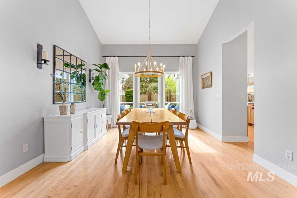 8051 W Burntree, Boise, Idaho 83704, 5 Bedrooms, 3 Bathrooms, Residential For Sale, Price $899,900, 98979652