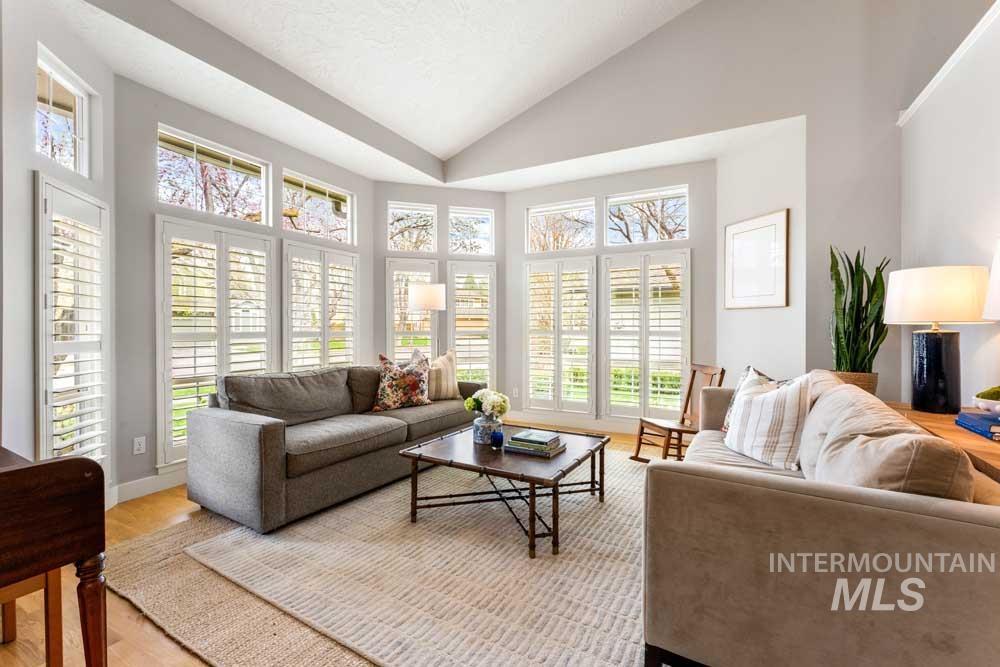 8051 W Burntree, Boise, Idaho 83704, 5 Bedrooms, 3 Bathrooms, Residential For Sale, Price $899,900, 98979652