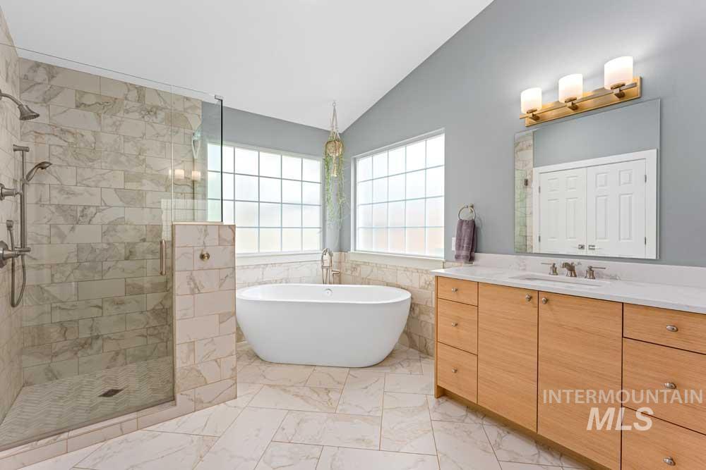 8051 W Burntree, Boise, Idaho 83704, 5 Bedrooms, 3 Bathrooms, Residential For Sale, Price $899,900, 98979652