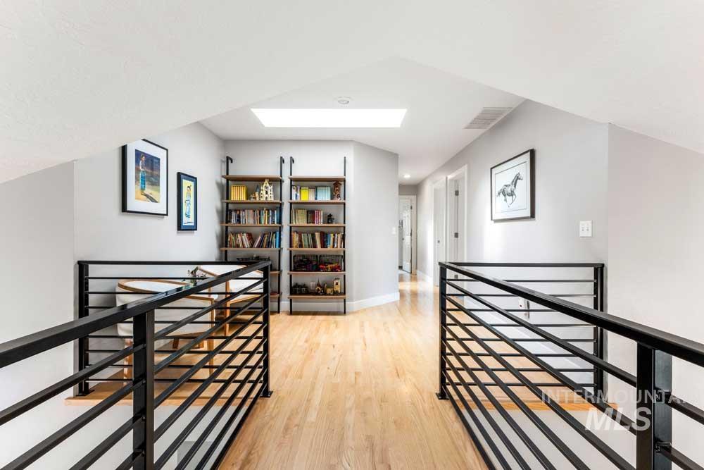 8051 W Burntree, Boise, Idaho 83704, 5 Bedrooms, 3 Bathrooms, Residential For Sale, Price $899,900, 98979652