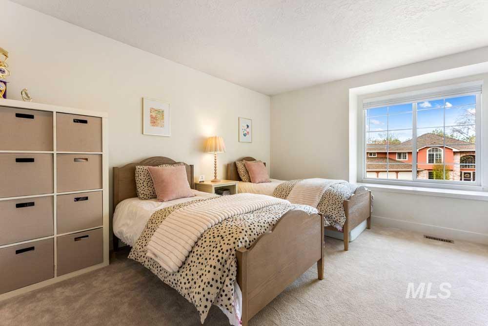 8051 W Burntree, Boise, Idaho 83704, 5 Bedrooms, 3 Bathrooms, Residential For Sale, Price $899,900, 98979652