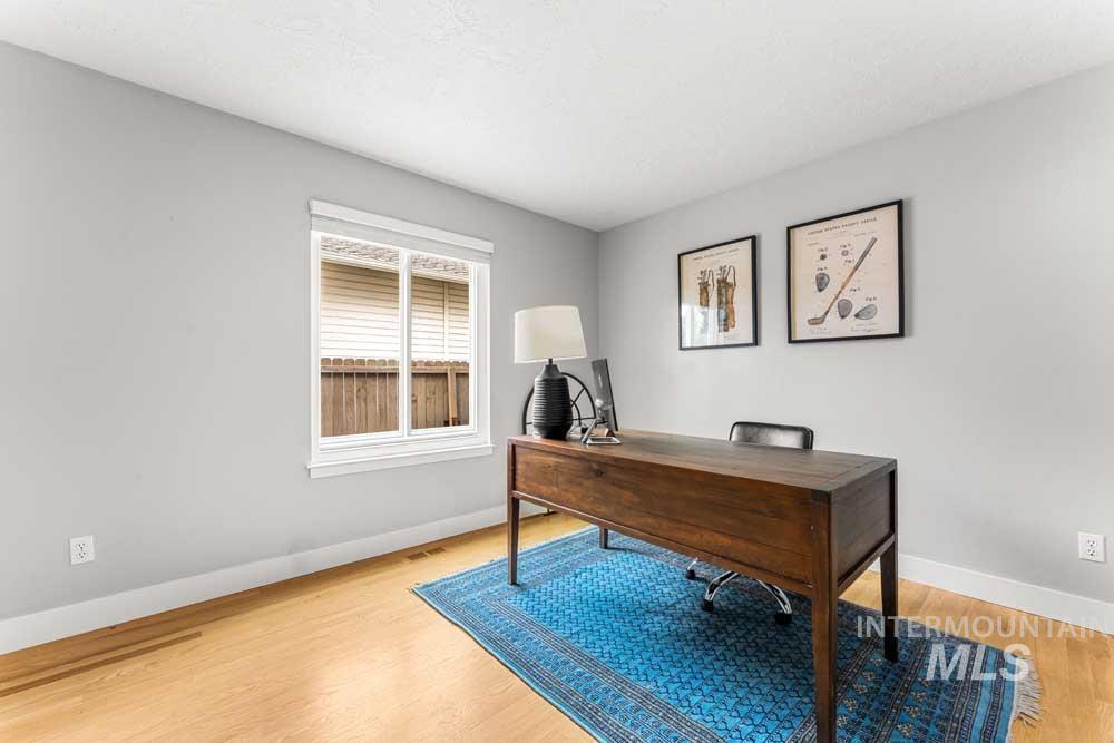 8051 W Burntree, Boise, Idaho 83704, 5 Bedrooms, 3 Bathrooms, Residential For Sale, Price $899,900, 98979652