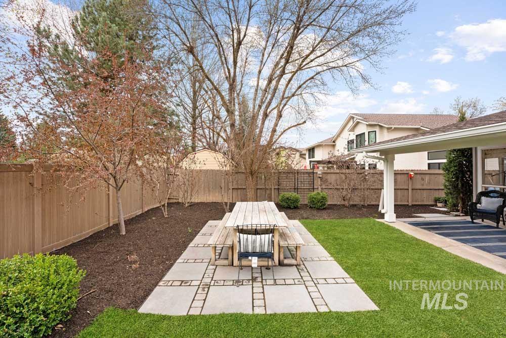 8051 W Burntree, Boise, Idaho 83704, 5 Bedrooms, 3 Bathrooms, Residential For Sale, Price $899,900, 98979652