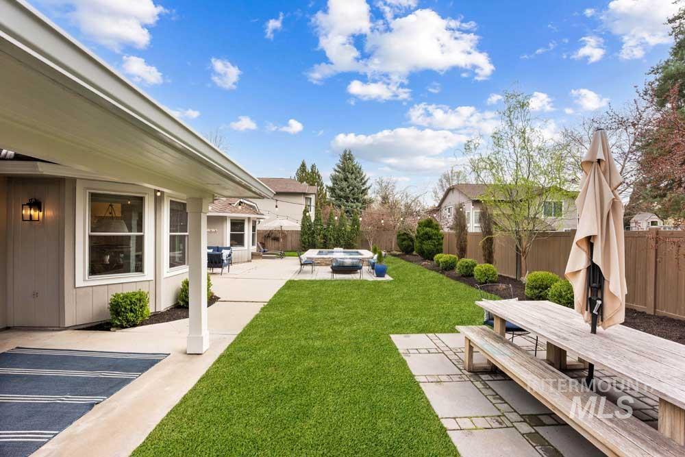 8051 W Burntree, Boise, Idaho 83704, 5 Bedrooms, 3 Bathrooms, Residential For Sale, Price $899,900, 98979652