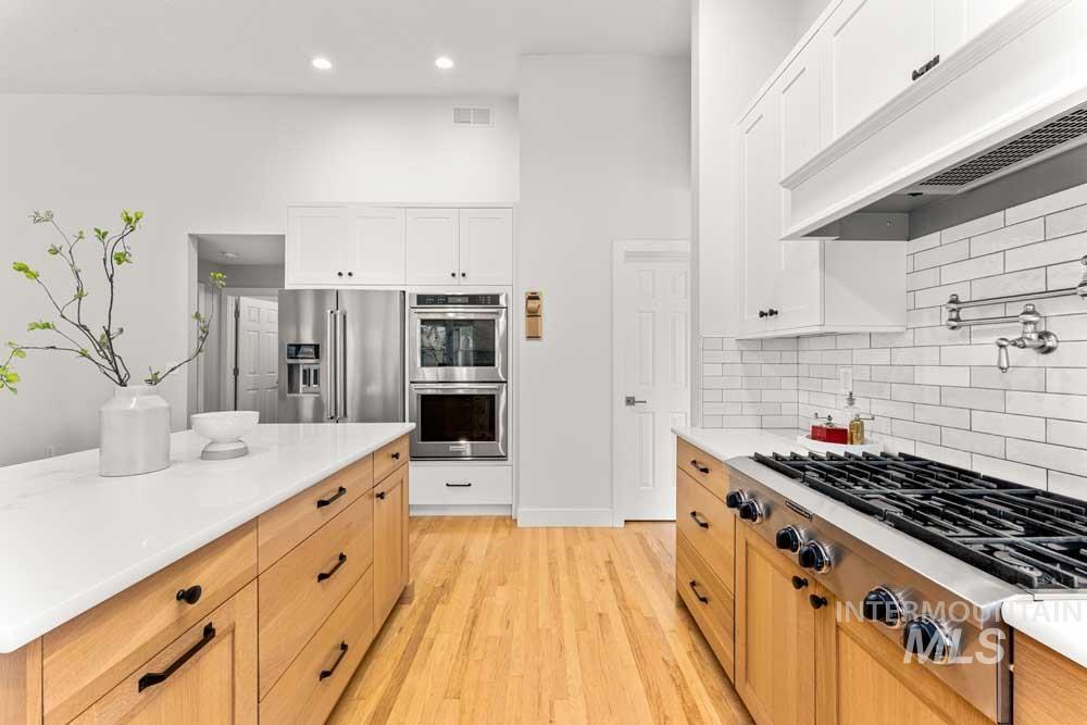 8051 W Burntree, Boise, Idaho 83704, 5 Bedrooms, 3 Bathrooms, Residential For Sale, Price $899,900, 98979652