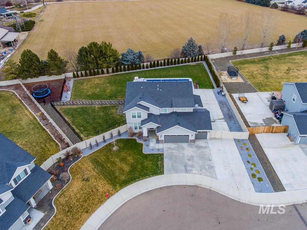 946 W Smallwood Ct, Meridian, Idaho 83642, 4 Bedrooms, 2.5 Bathrooms, Residential For Sale, Price $950,000, 98979653