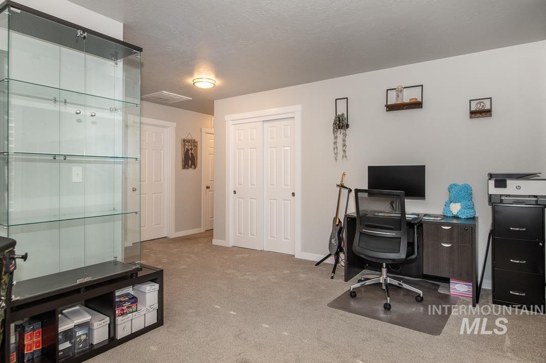 946 W Smallwood Ct, Meridian, Idaho 83642, 4 Bedrooms, 2.5 Bathrooms, Residential For Sale, Price $950,000, 98979653