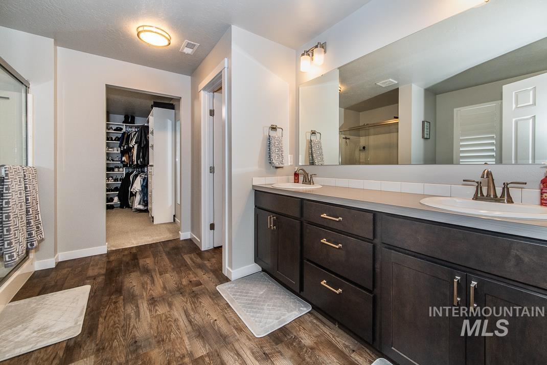 946 W Smallwood Ct, Meridian, Idaho 83642, 4 Bedrooms, 2.5 Bathrooms, Residential For Sale, Price $950,000, 98979653