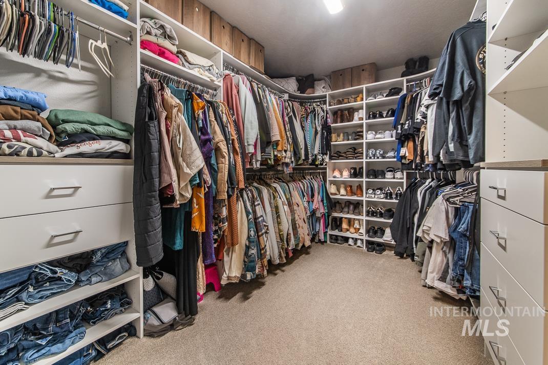 946 W Smallwood Ct, Meridian, Idaho 83642, 4 Bedrooms, 2.5 Bathrooms, Residential For Sale, Price $950,000, 98979653