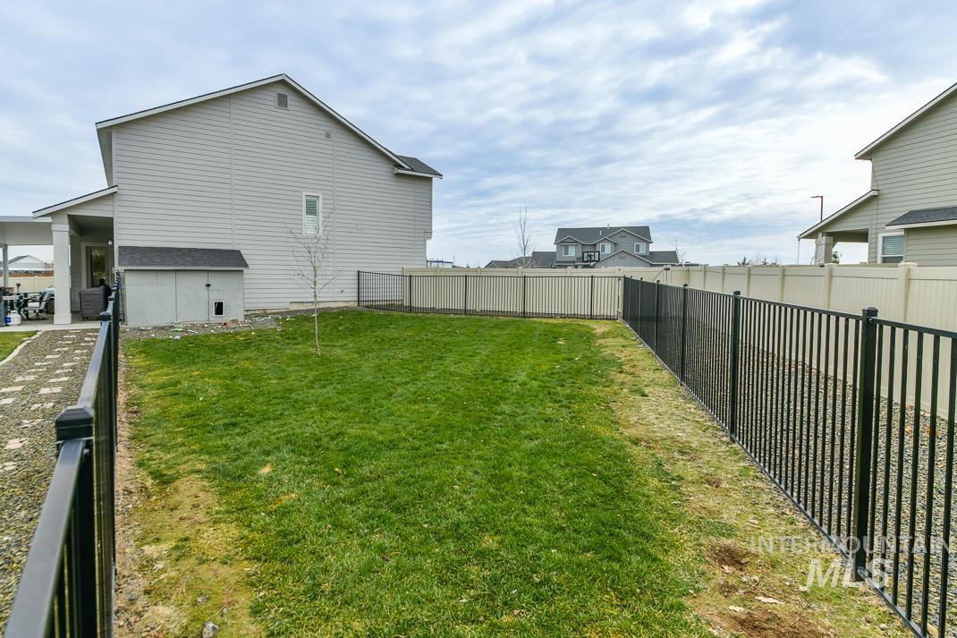 946 W Smallwood Ct, Meridian, Idaho 83642, 4 Bedrooms, 2.5 Bathrooms, Residential For Sale, Price $950,000, 98979653