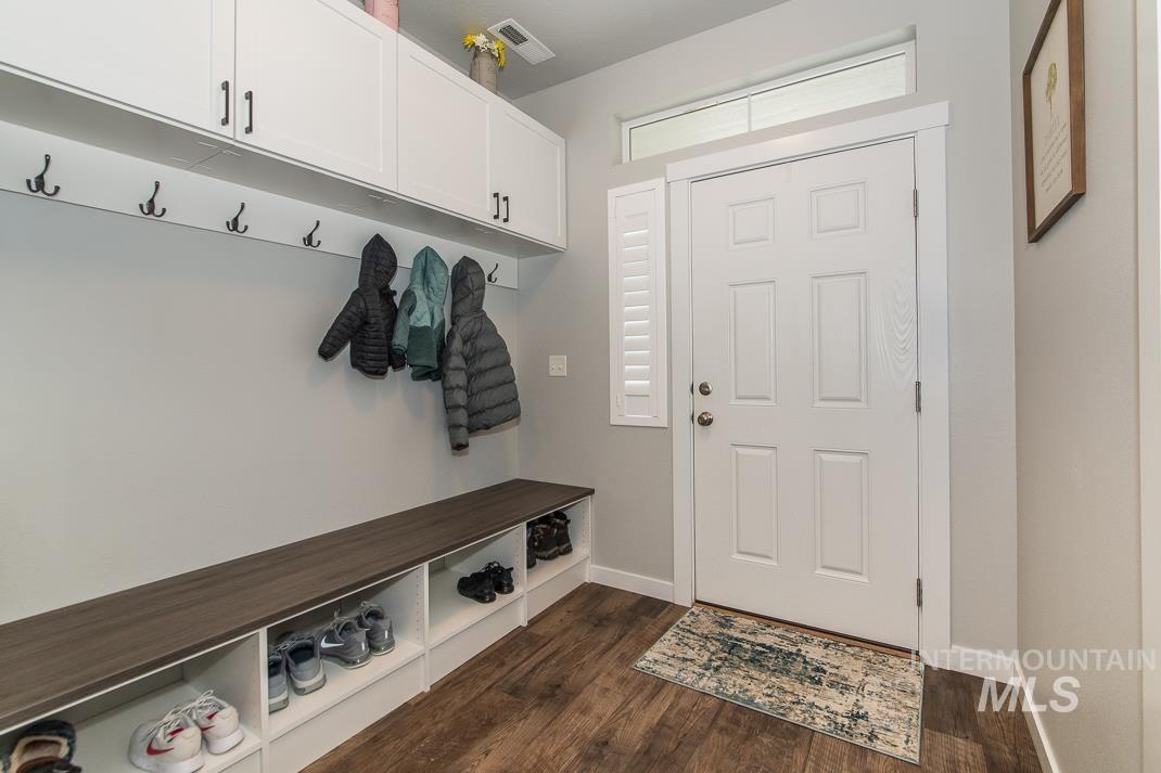 946 W Smallwood Ct, Meridian, Idaho 83642, 4 Bedrooms, 2.5 Bathrooms, Residential For Sale, Price $950,000, 98979653