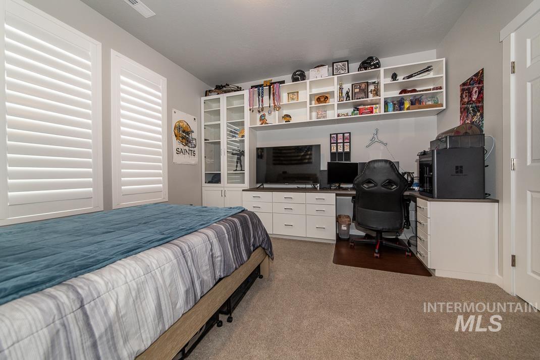 946 W Smallwood Ct, Meridian, Idaho 83642, 4 Bedrooms, 2.5 Bathrooms, Residential For Sale, Price $950,000, 98979653