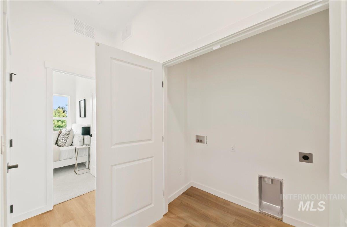 2032 S Mackinnon Ln, Boise, Idaho 83706, 4 Bedrooms, 2.5 Bathrooms, Residential For Sale, Price $615,000, 98979655