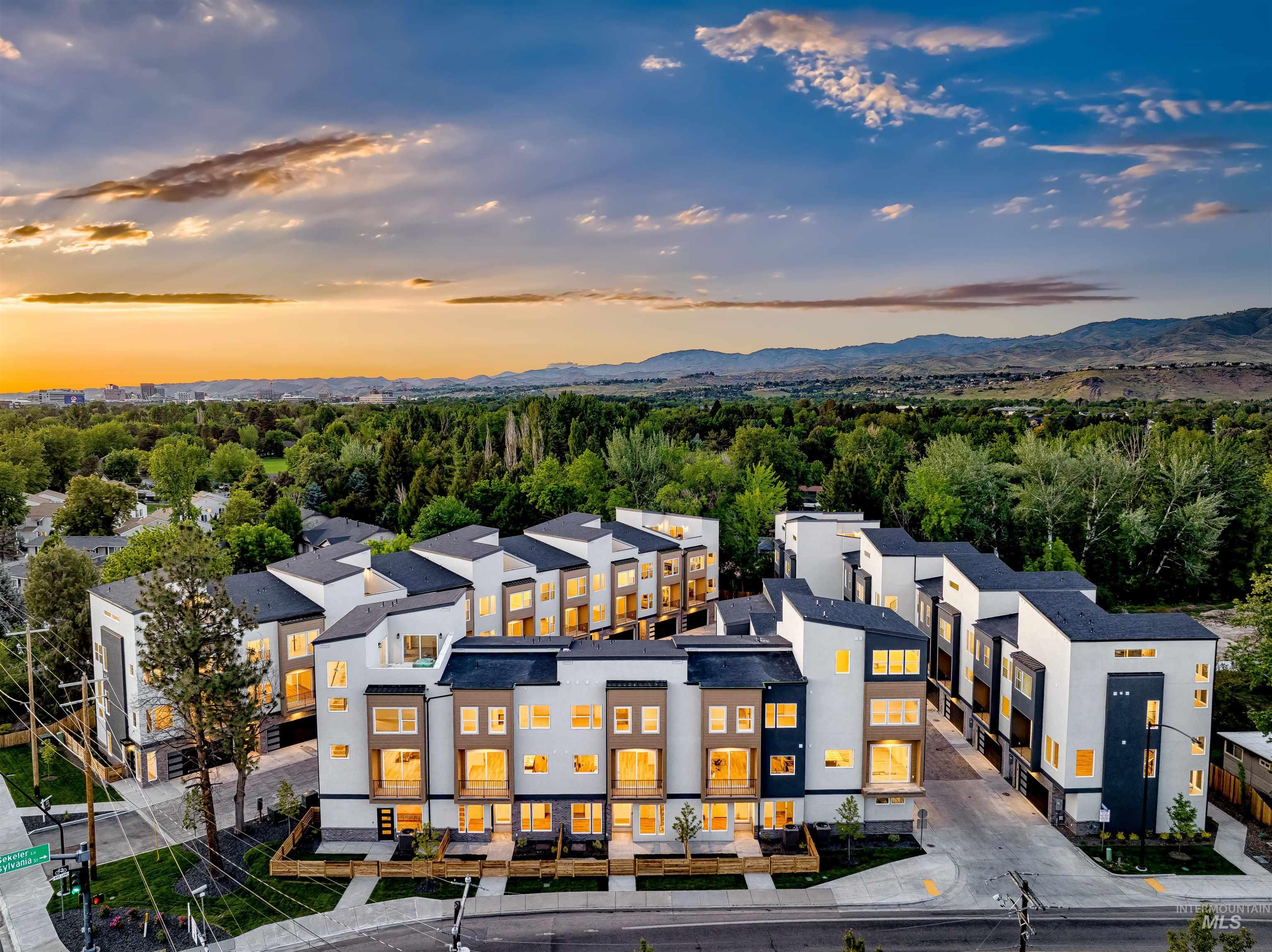 2032 S Mackinnon Ln, Boise, Idaho 83706, 4 Bedrooms, 2.5 Bathrooms, Residential For Sale, Price $615,000, 98979655